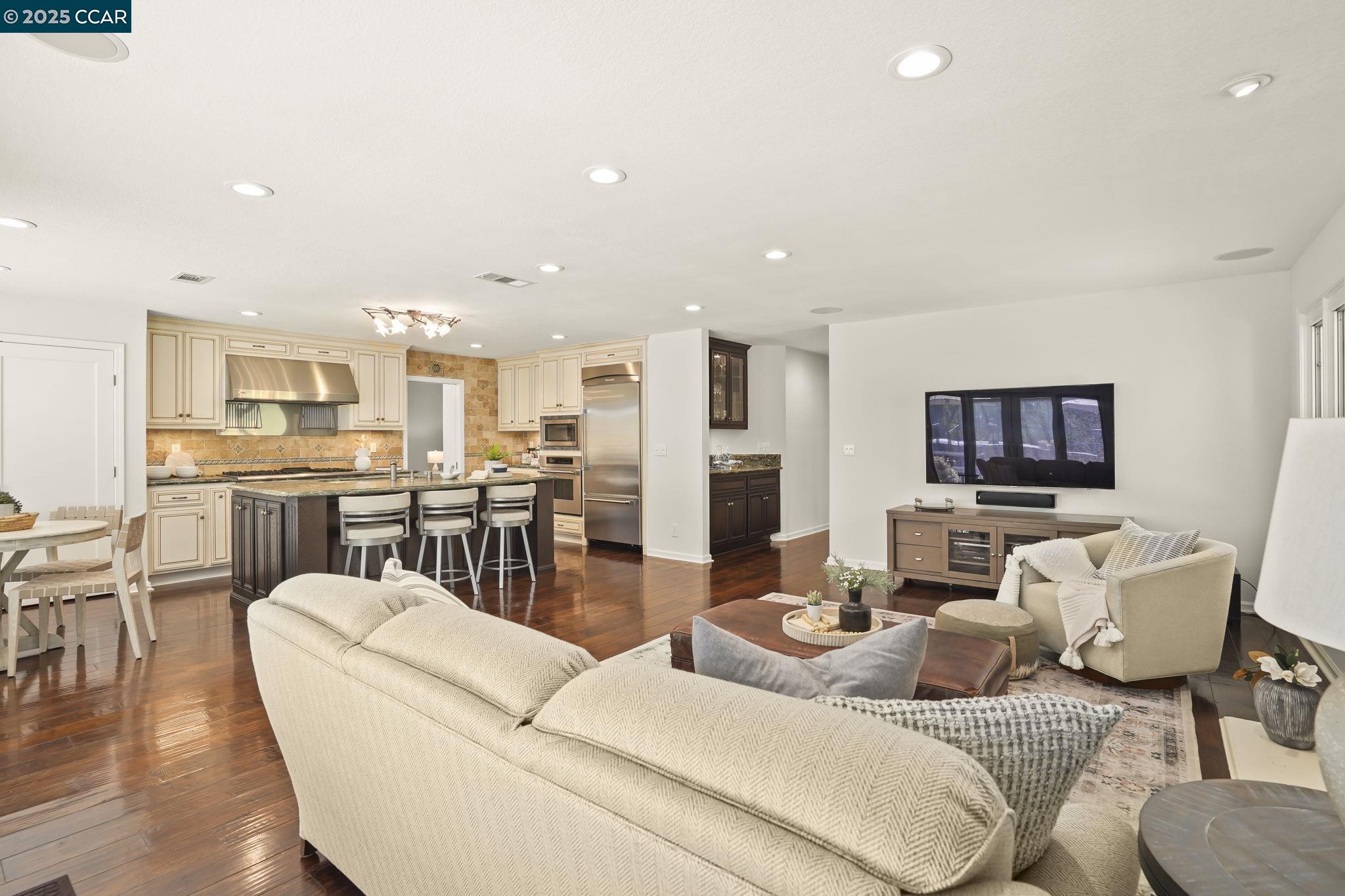Detail Gallery Image 12 of 42 For 219 Nottingham Pl, Danville,  CA 94506 - 4 Beds | 3 Baths