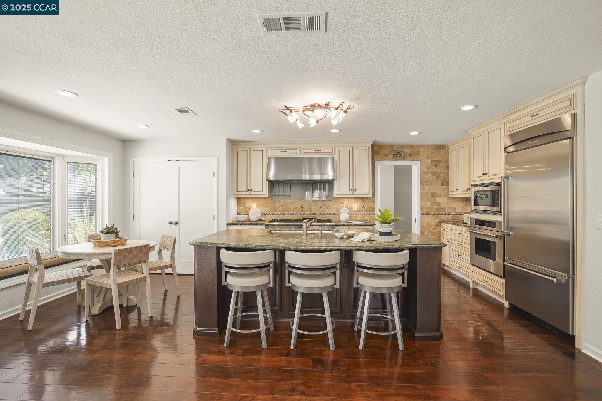 Detail Gallery Image 9 of 42 For 219 Nottingham Pl, Danville,  CA 94506 - 4 Beds | 3 Baths
