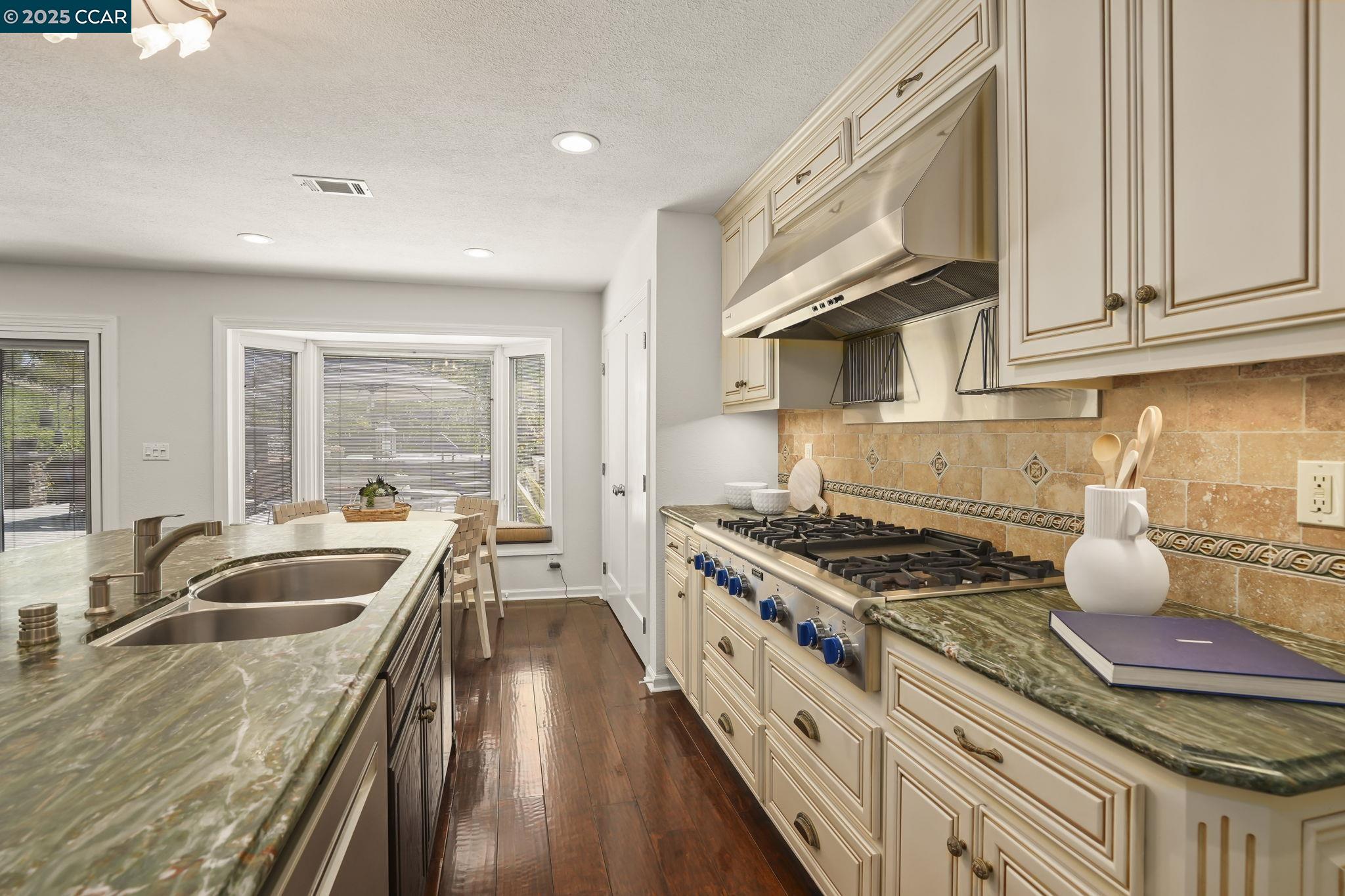 Detail Gallery Image 10 of 42 For 219 Nottingham Pl, Danville,  CA 94506 - 4 Beds | 3 Baths