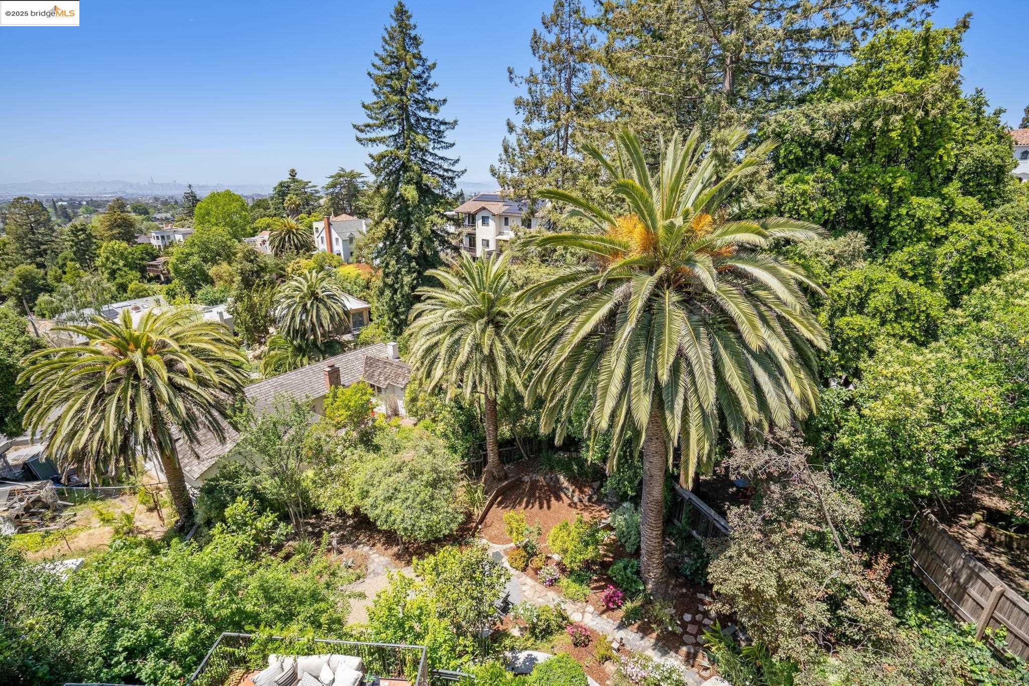 Detail Gallery Image 36 of 49 For 6051 Margarido Dr, Oakland,  CA 94618 - 5 Beds | 5/1 Baths