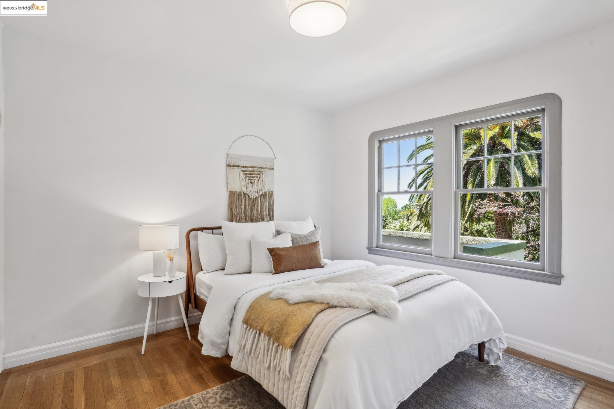 Detail Gallery Image 37 of 59 For 6051 Margarido Dr, Oakland,  CA 94618 - 5 Beds | 5/1 Baths