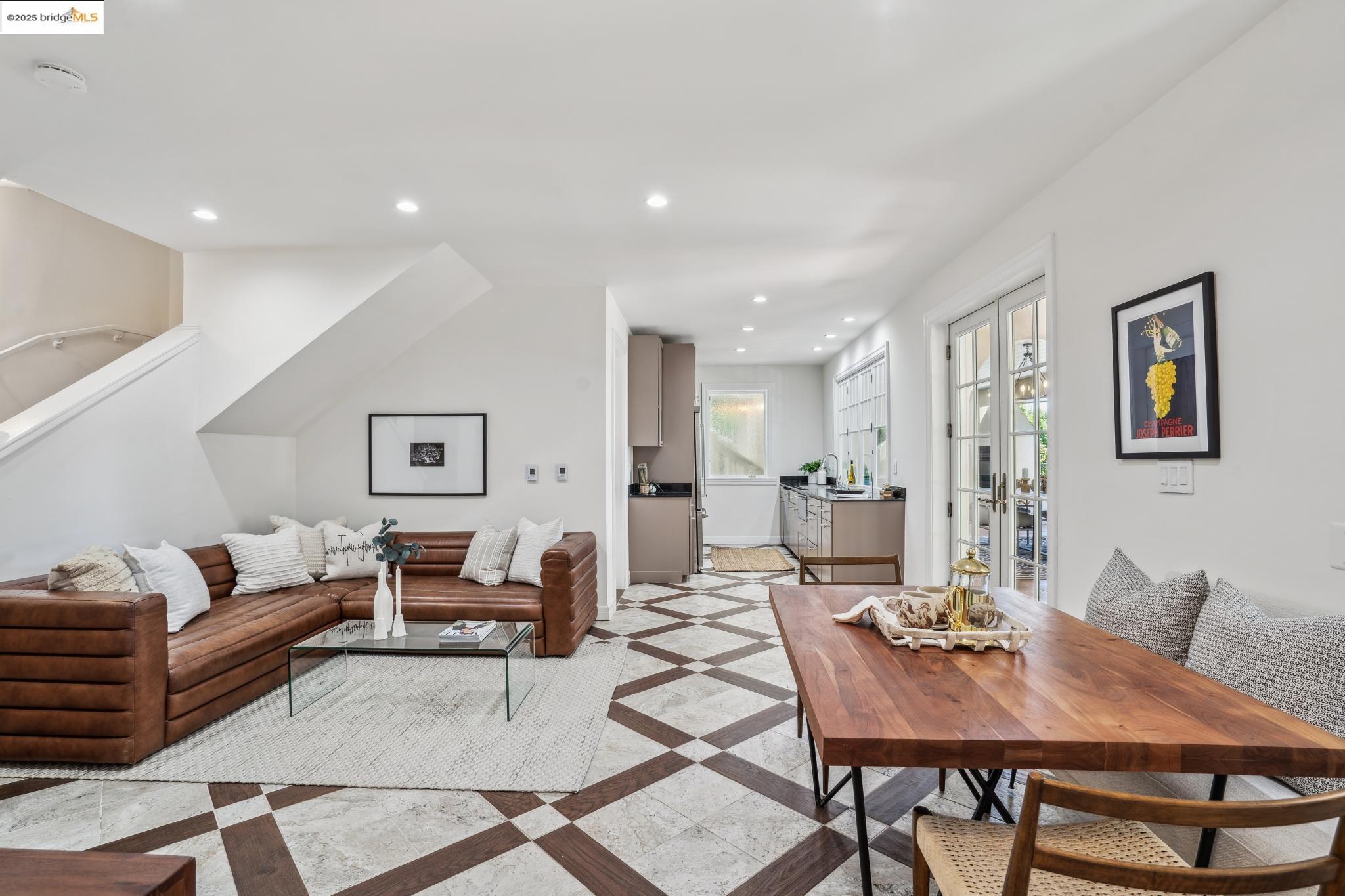 Detail Gallery Image 40 of 59 For 6051 Margarido Dr, Oakland,  CA 94618 - 5 Beds | 5/1 Baths