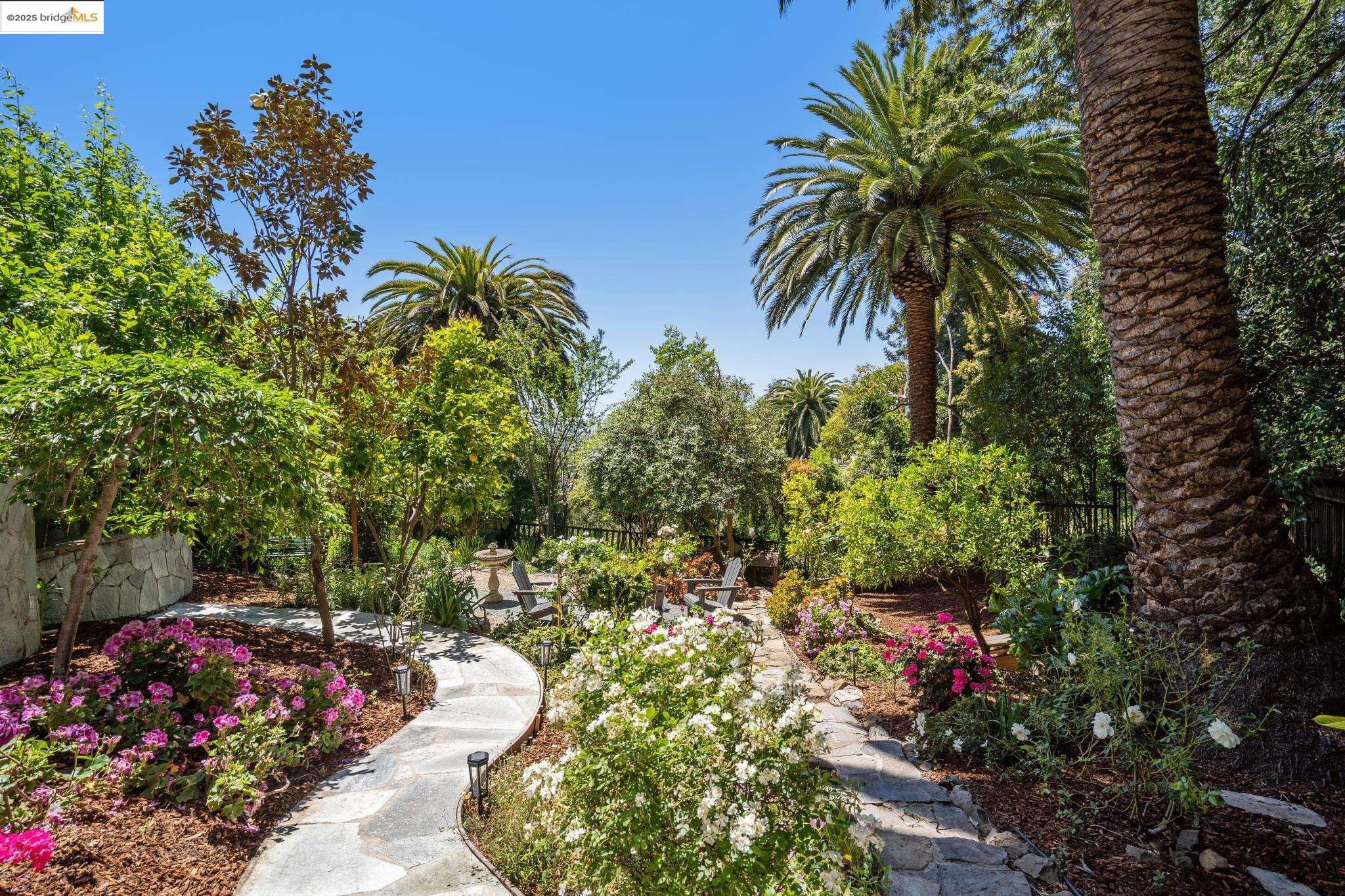 Detail Gallery Image 39 of 49 For 6051 Margarido Dr, Oakland,  CA 94618 - 5 Beds | 5/1 Baths