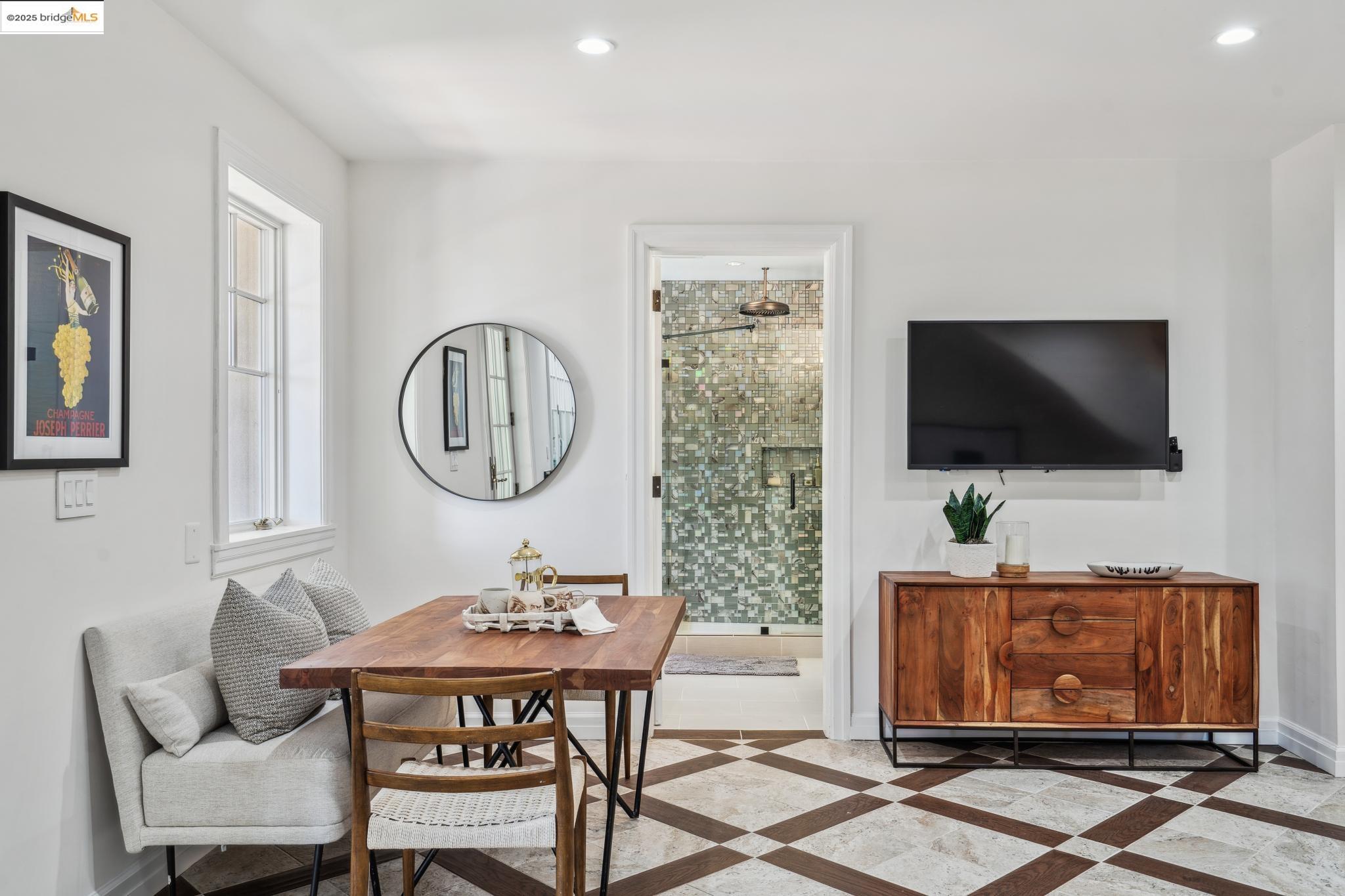 Detail Gallery Image 42 of 59 For 6051 Margarido Dr, Oakland,  CA 94618 - 5 Beds | 5/1 Baths