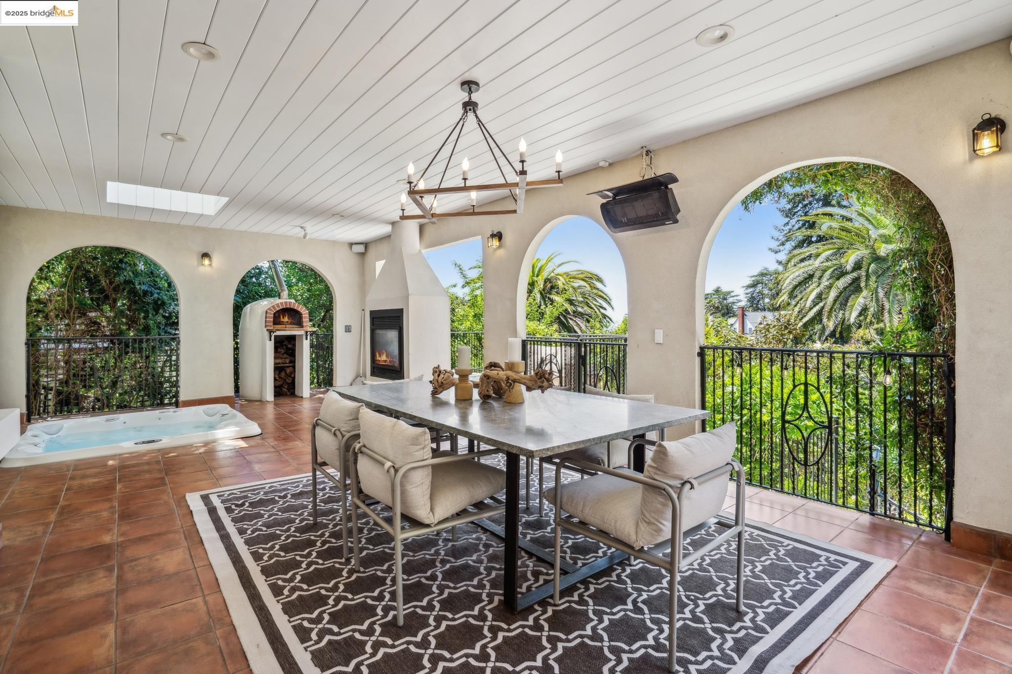 Detail Gallery Image 45 of 59 For 6051 Margarido Dr, Oakland,  CA 94618 - 5 Beds | 5/1 Baths