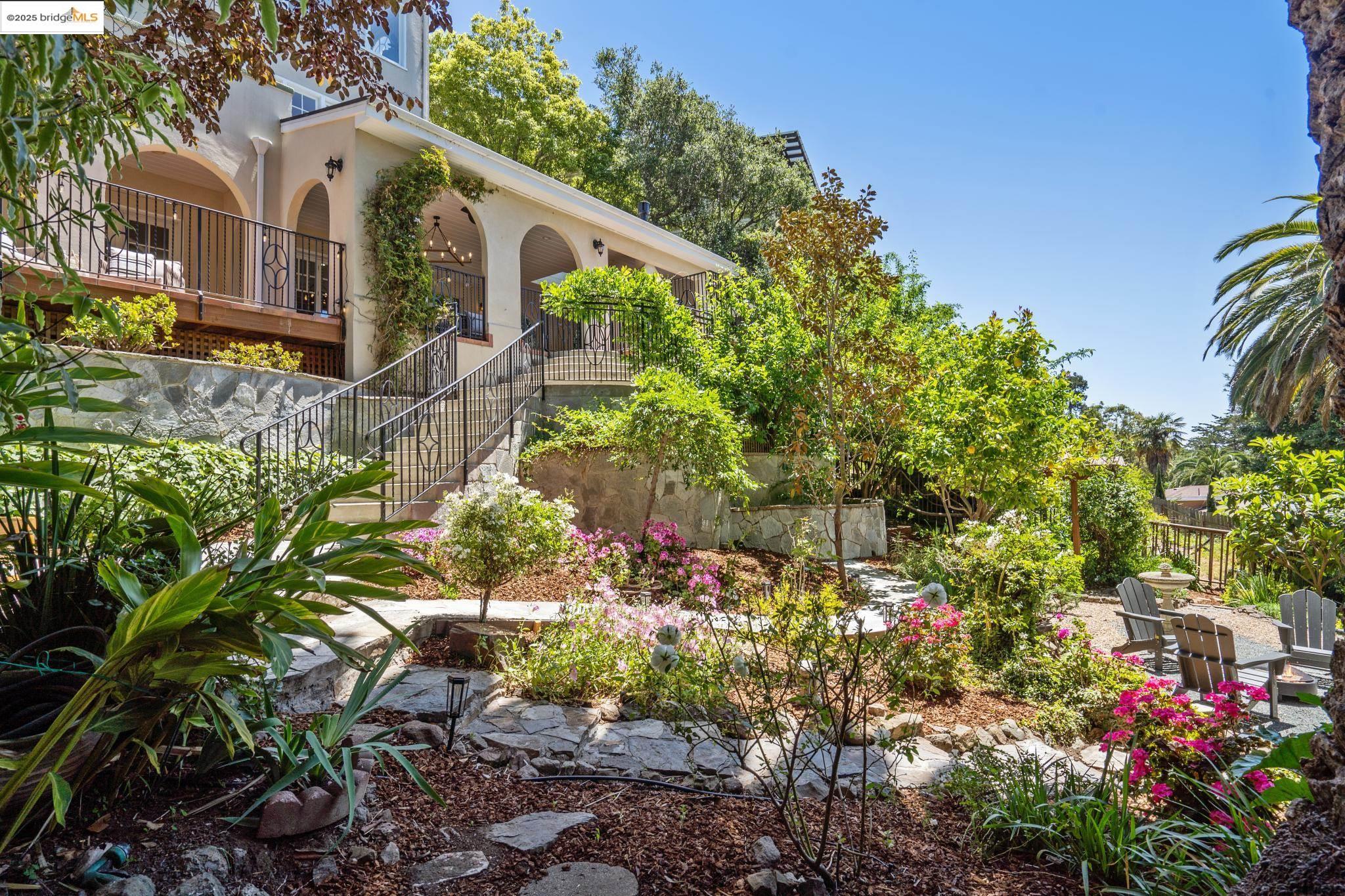 Detail Gallery Image 43 of 49 For 6051 Margarido Dr, Oakland,  CA 94618 - 5 Beds | 5/1 Baths