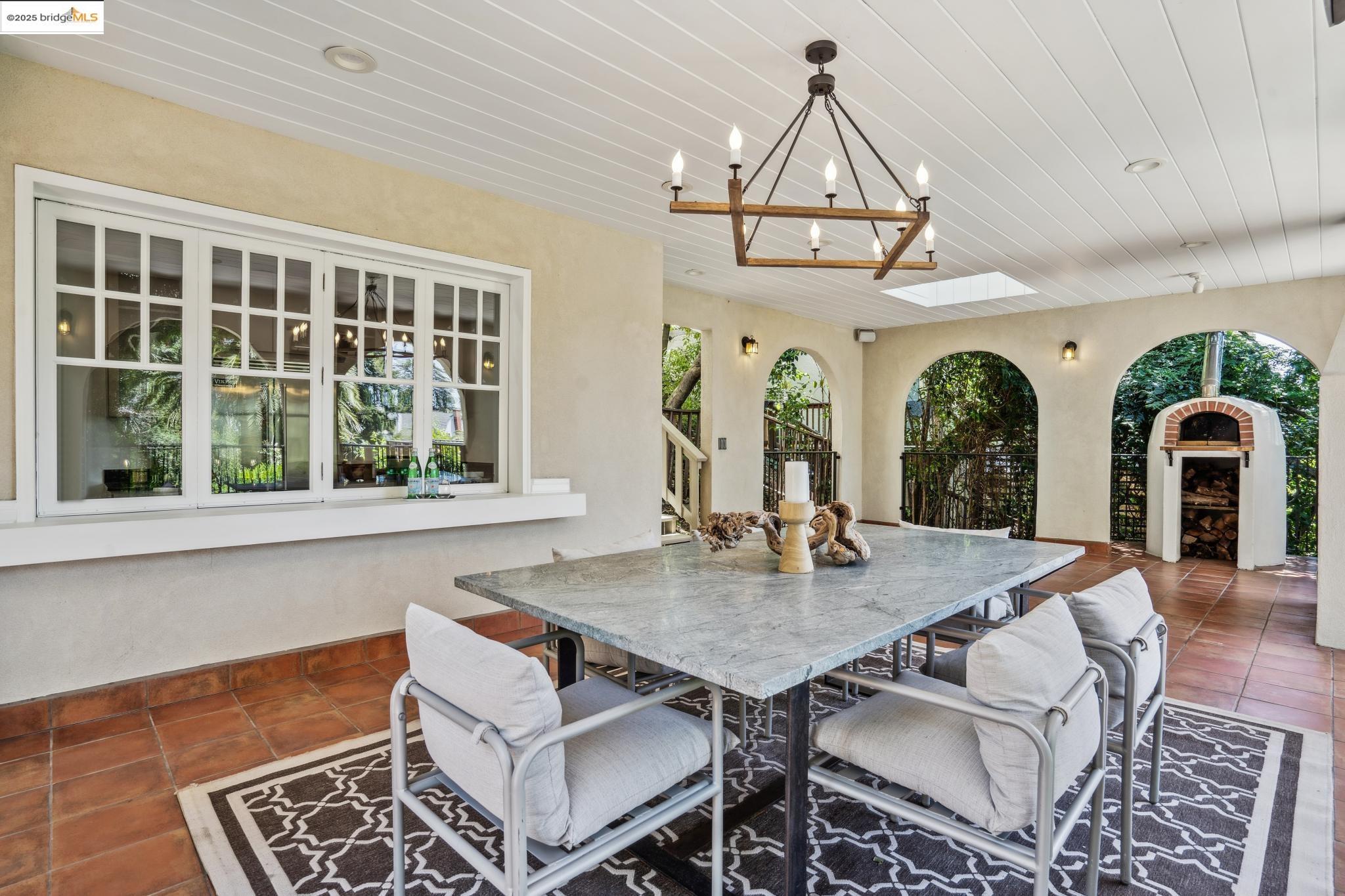 Detail Gallery Image 46 of 59 For 6051 Margarido Dr, Oakland,  CA 94618 - 5 Beds | 5/1 Baths
