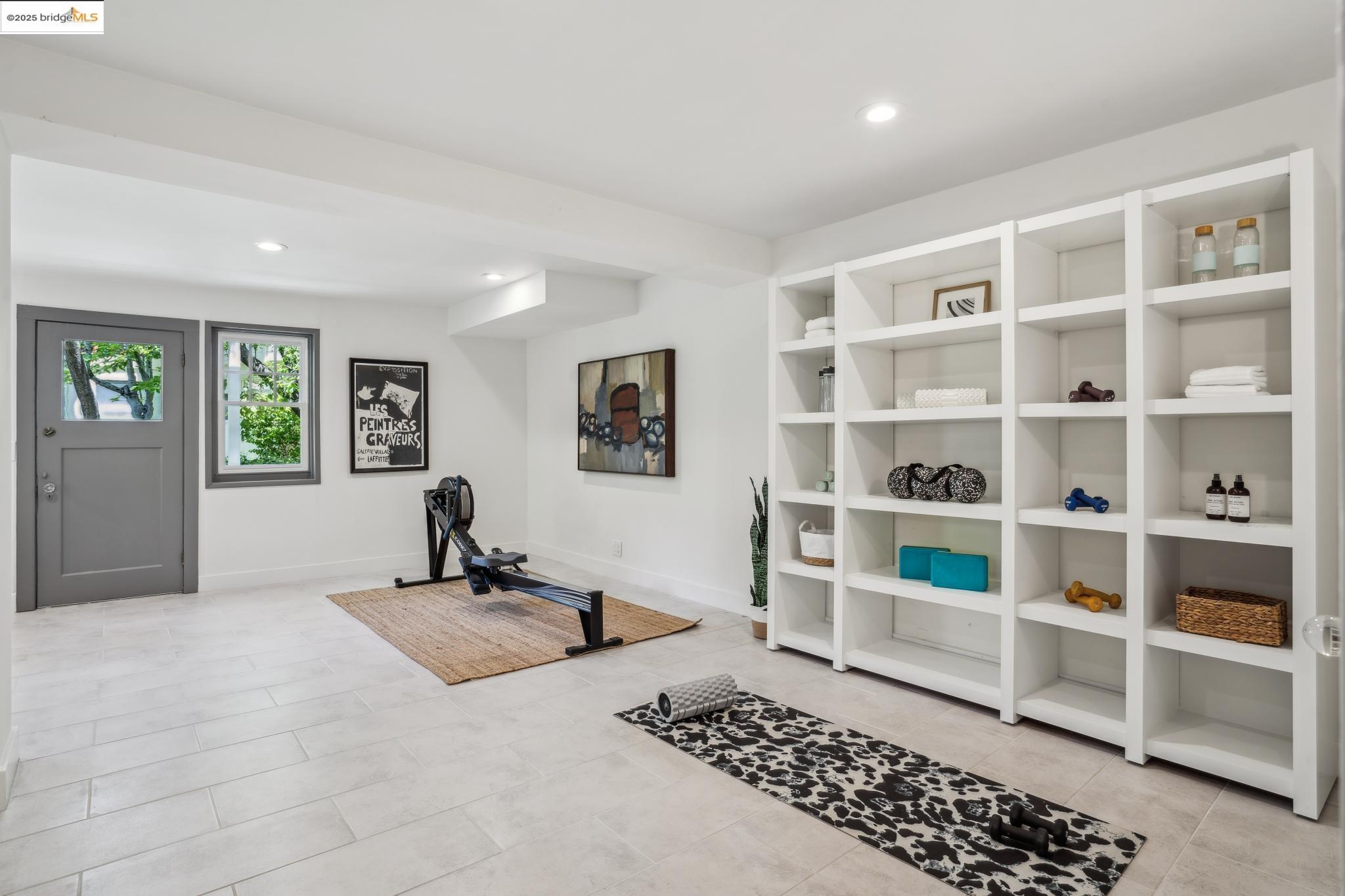 Detail Gallery Image 47 of 49 For 6051 Margarido Dr, Oakland,  CA 94618 - 5 Beds | 5/1 Baths