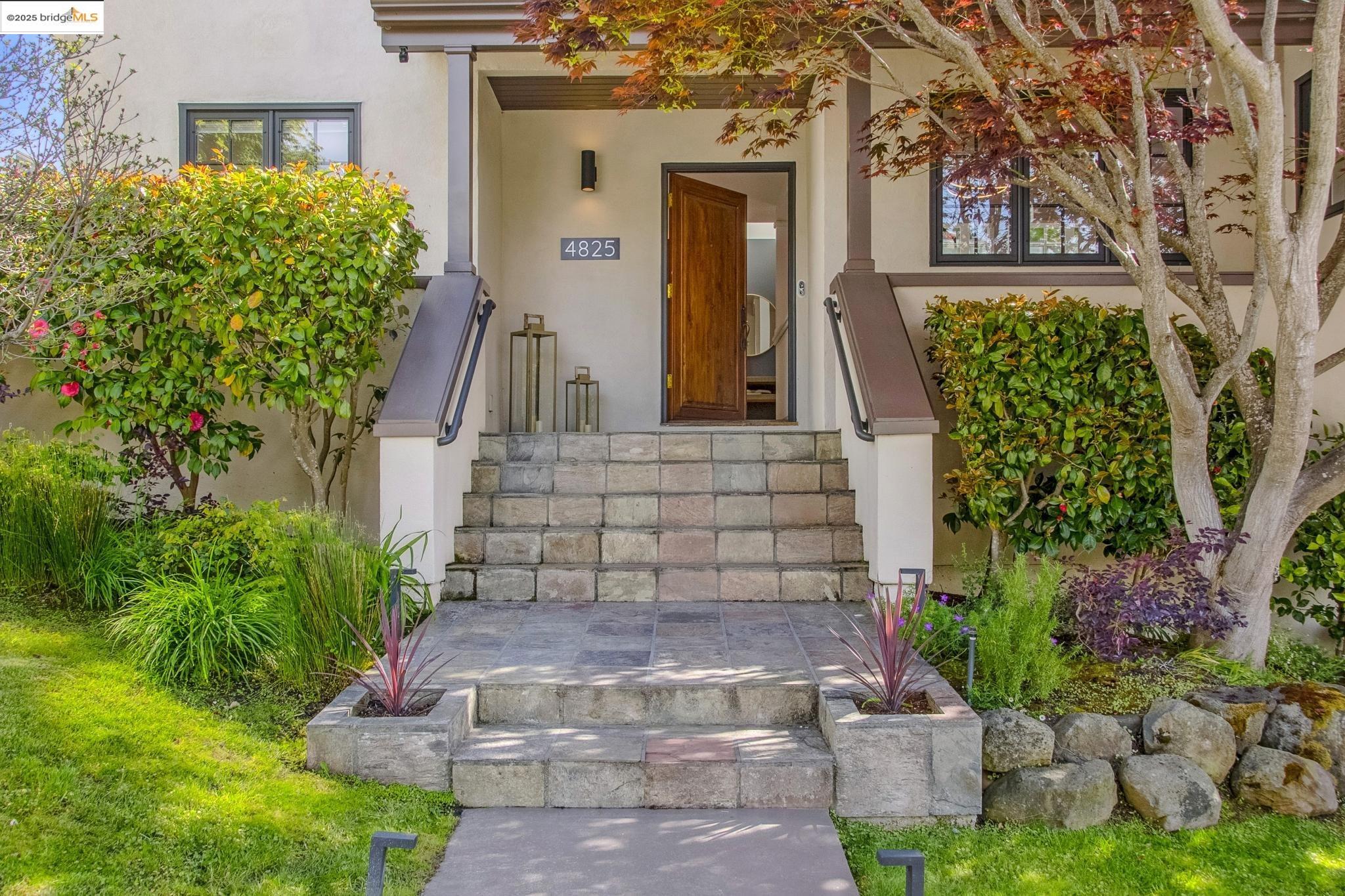 4825 Proctor Ave, Oakland, California 94618, 3 Bedrooms Bedrooms, 6 Rooms Rooms,2 BathroomsBathrooms,Residential,For Sale,4825 Proctor Ave,41097533
