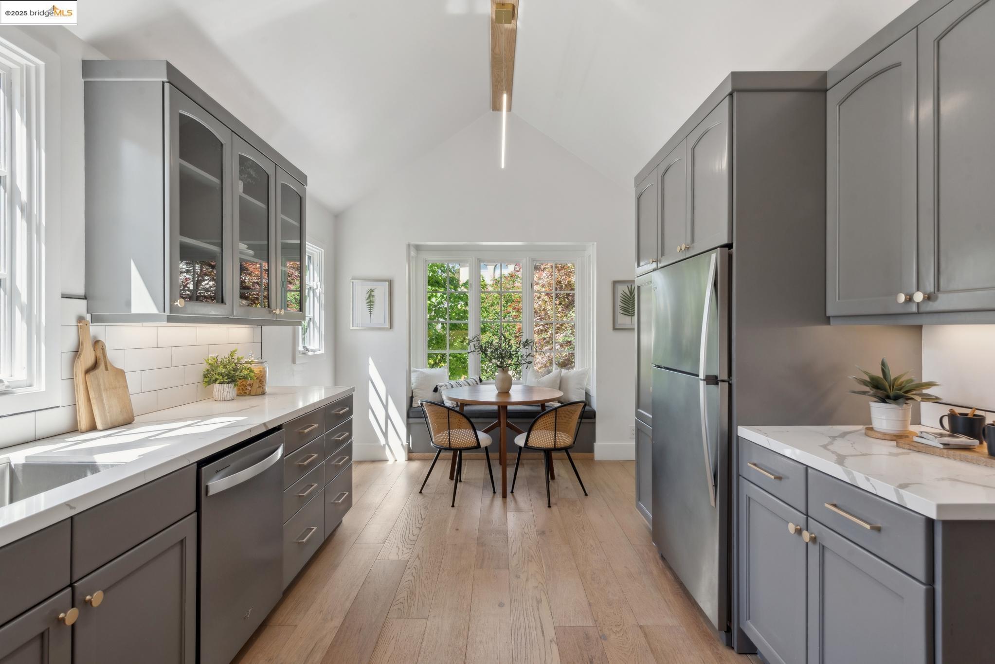 4825 Proctor Ave, Oakland, California 94618, 3 Bedrooms Bedrooms, 6 Rooms Rooms,2 BathroomsBathrooms,Residential,For Sale,4825 Proctor Ave,41097533
