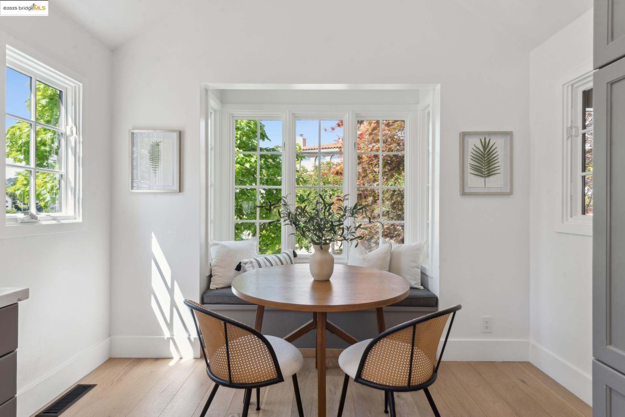 4825 Proctor Ave, Oakland, California 94618, 3 Bedrooms Bedrooms, 6 Rooms Rooms,2 BathroomsBathrooms,Residential,For Sale,4825 Proctor Ave,41097533
