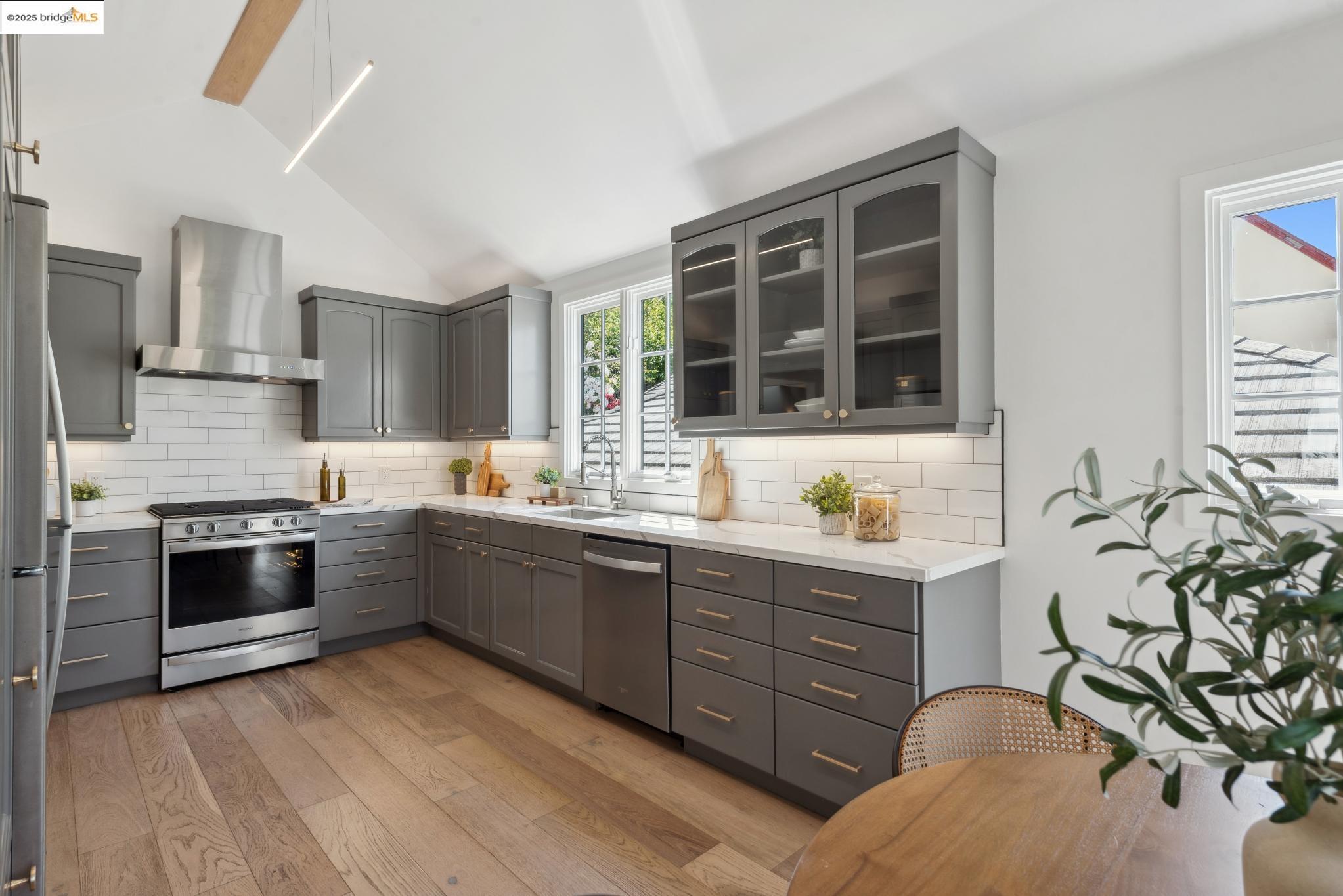 4825 Proctor Ave, Oakland, California 94618, 3 Bedrooms Bedrooms, 6 Rooms Rooms,2 BathroomsBathrooms,Residential,For Sale,4825 Proctor Ave,41097533