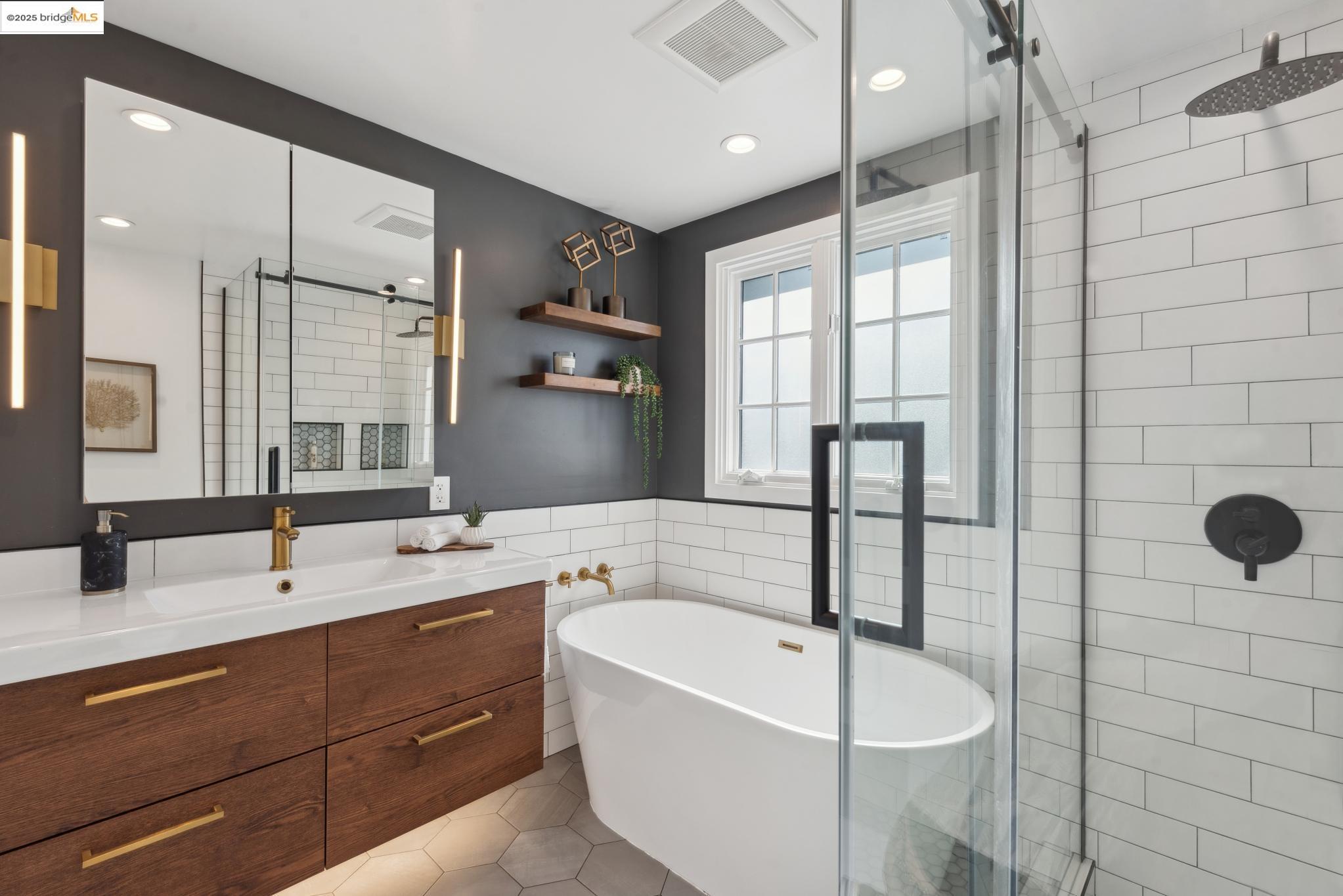 4825 Proctor Ave, Oakland, California 94618, 3 Bedrooms Bedrooms, 6 Rooms Rooms,2 BathroomsBathrooms,Residential,For Sale,4825 Proctor Ave,41097533