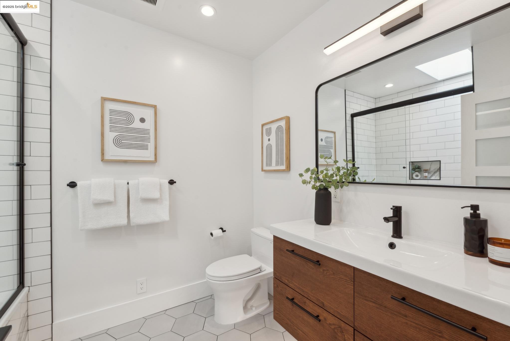 4825 Proctor Ave, Oakland, California 94618, 3 Bedrooms Bedrooms, 6 Rooms Rooms,2 BathroomsBathrooms,Residential,For Sale,4825 Proctor Ave,41097533