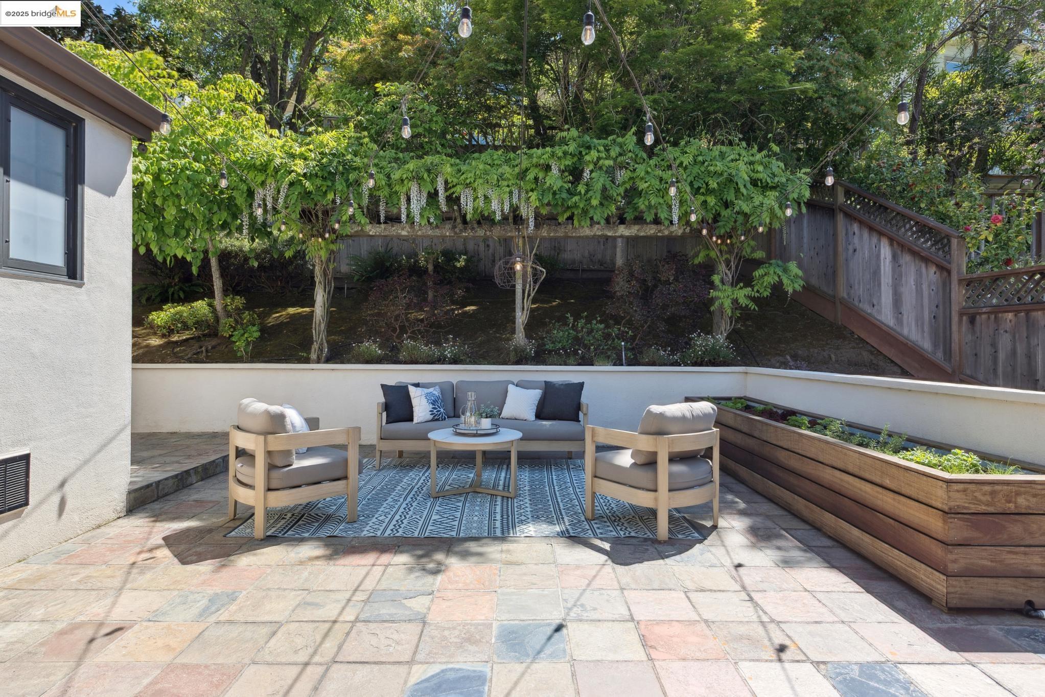 4825 Proctor Ave, Oakland, California 94618, 3 Bedrooms Bedrooms, 6 Rooms Rooms,2 BathroomsBathrooms,Residential,For Sale,4825 Proctor Ave,41097533