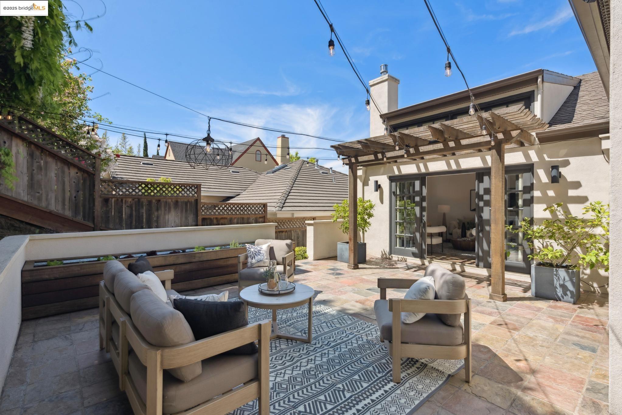 4825 Proctor Ave, Oakland, California 94618, 3 Bedrooms Bedrooms, 6 Rooms Rooms,2 BathroomsBathrooms,Residential,For Sale,4825 Proctor Ave,41097533
