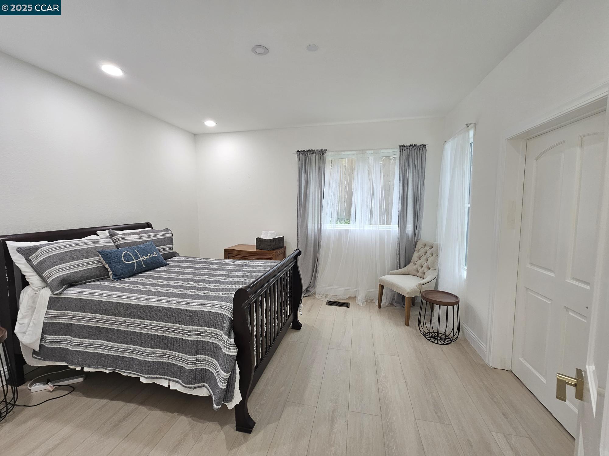 Detail Gallery Image 22 of 51 For 2785 Butters Dr, Oakland,  CA 94602 - 4 Beds | 3/1 Baths