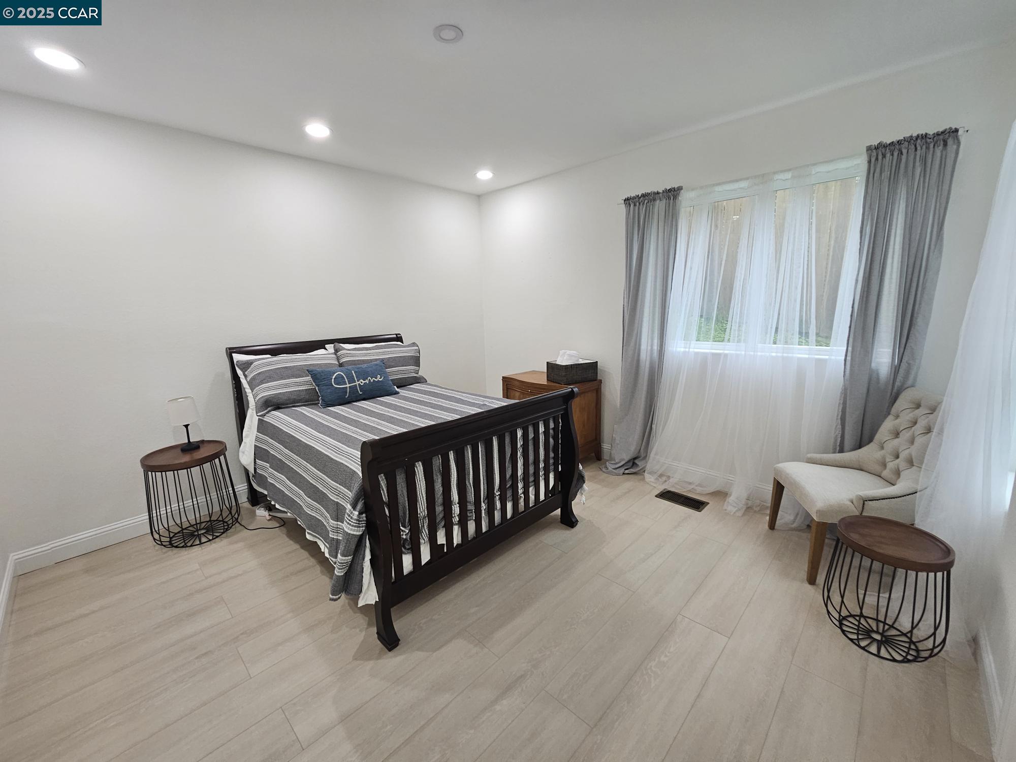 Detail Gallery Image 24 of 51 For 2785 Butters Dr, Oakland,  CA 94602 - 4 Beds | 3/1 Baths