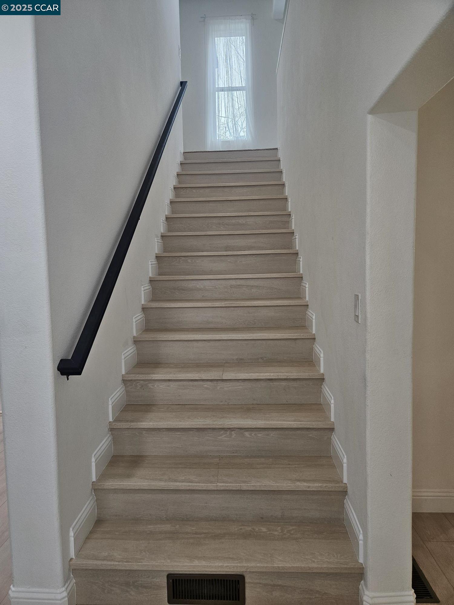 Detail Gallery Image 25 of 51 For 2785 Butters Dr, Oakland,  CA 94602 - 4 Beds | 3/1 Baths