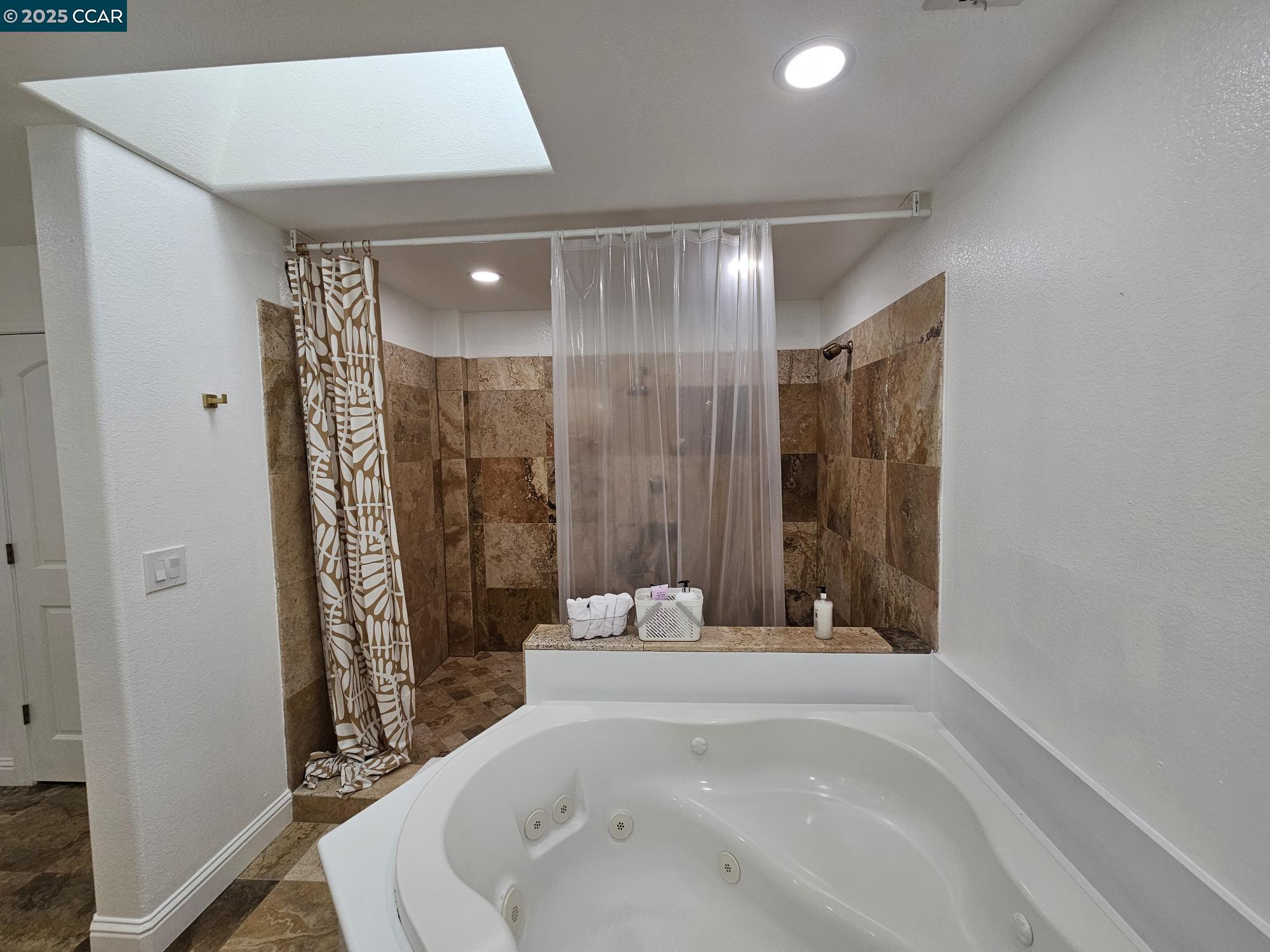 Detail Gallery Image 33 of 51 For 2785 Butters Dr, Oakland,  CA 94602 - 4 Beds | 3/1 Baths