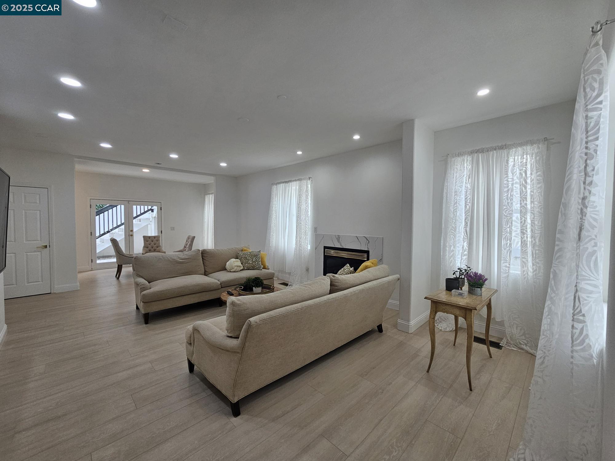 Detail Gallery Image 6 of 51 For 2785 Butters Dr, Oakland,  CA 94602 - 4 Beds | 3/1 Baths