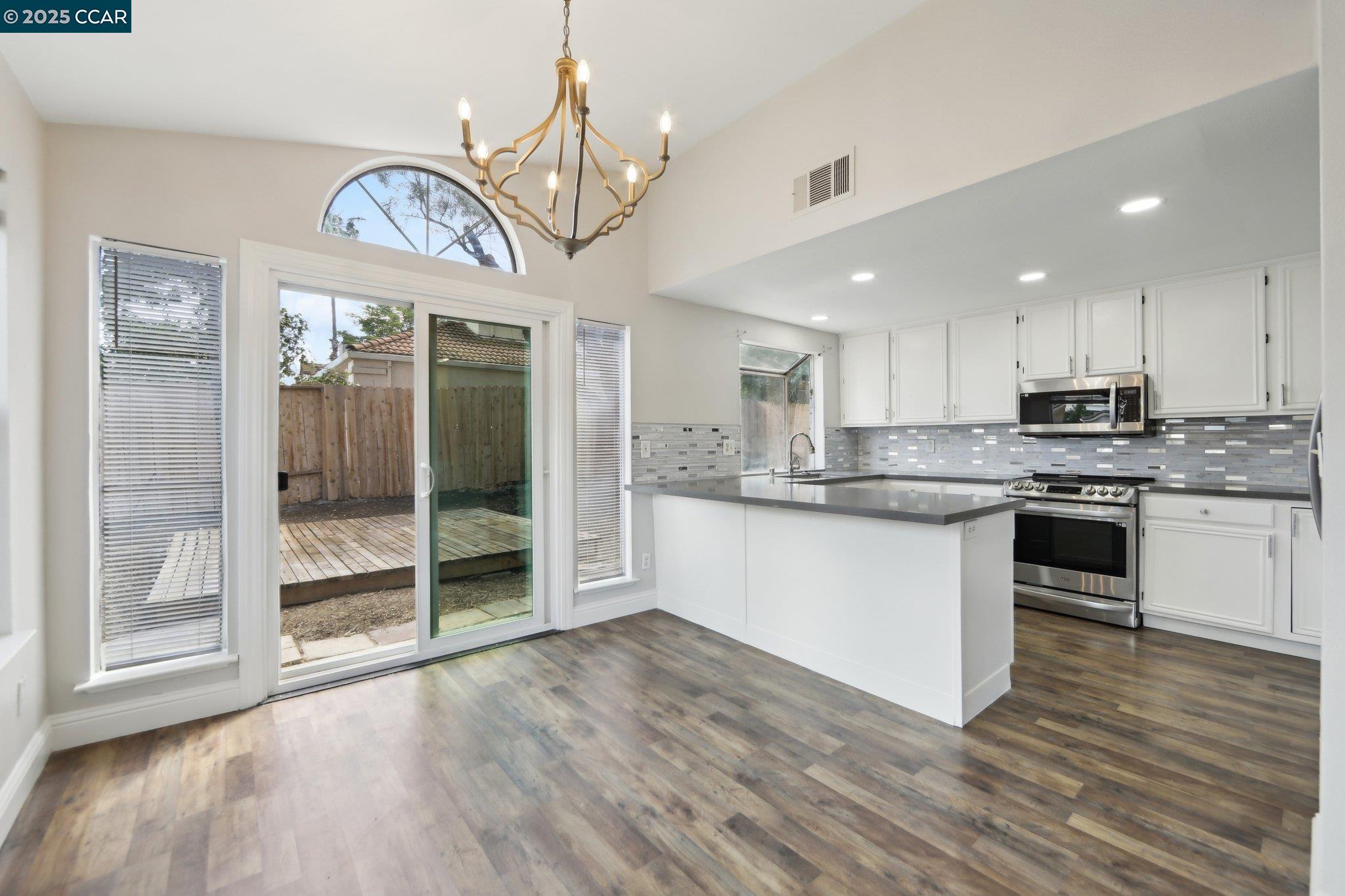 Detail Gallery Image 1 of 36 For 4464 Pampas Cir, Antioch,  CA 94531 - 3 Beds | 2 Baths