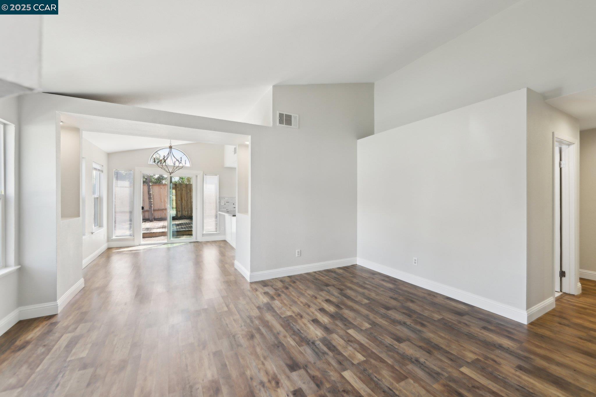 Detail Gallery Image 10 of 36 For 4464 Pampas Cir, Antioch,  CA 94531 - 3 Beds | 2 Baths
