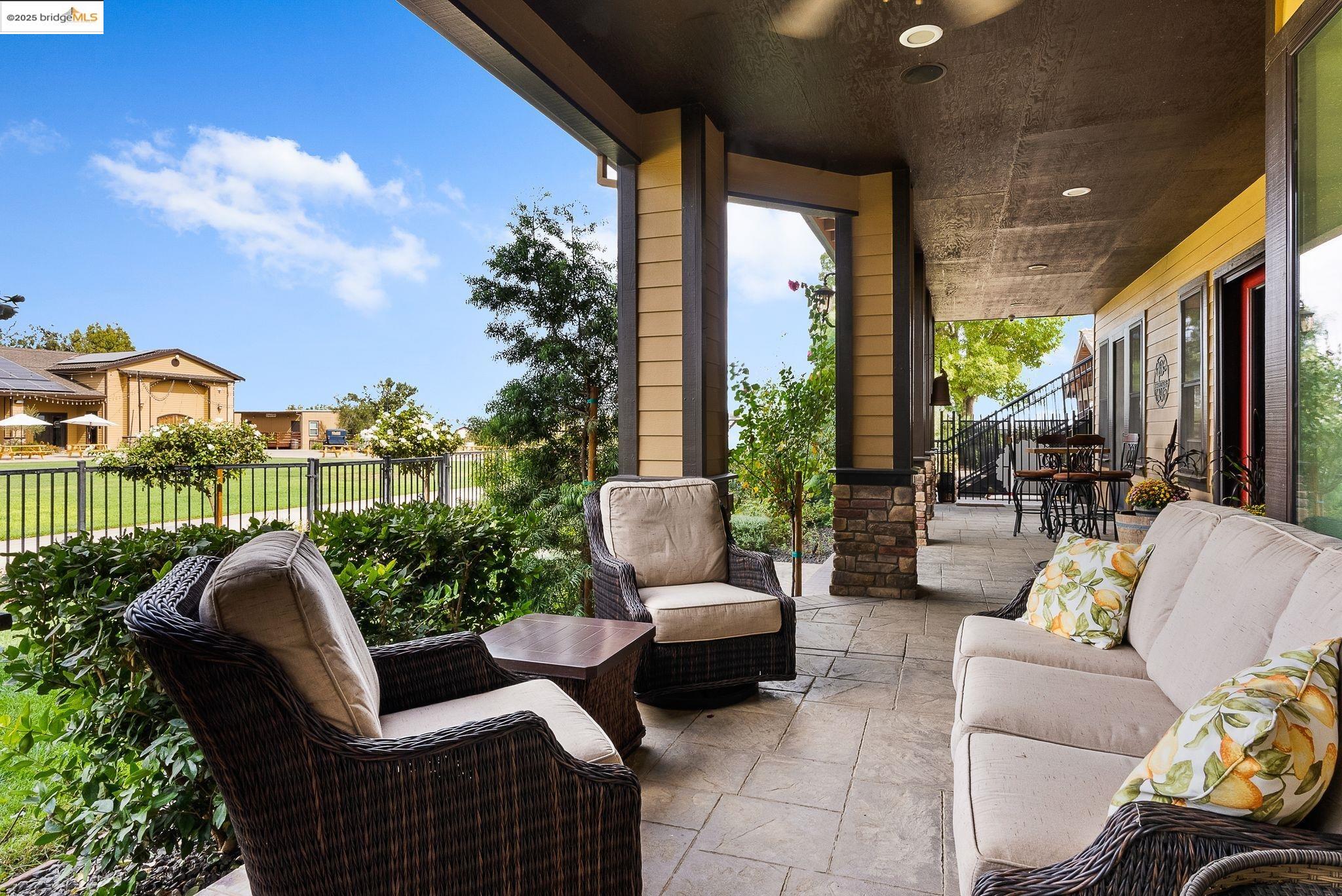 Detail Gallery Image 6 of 60 For 3501 Byer Road, Byron,  CA 94514-1506 - 4 Beds | 4 Baths