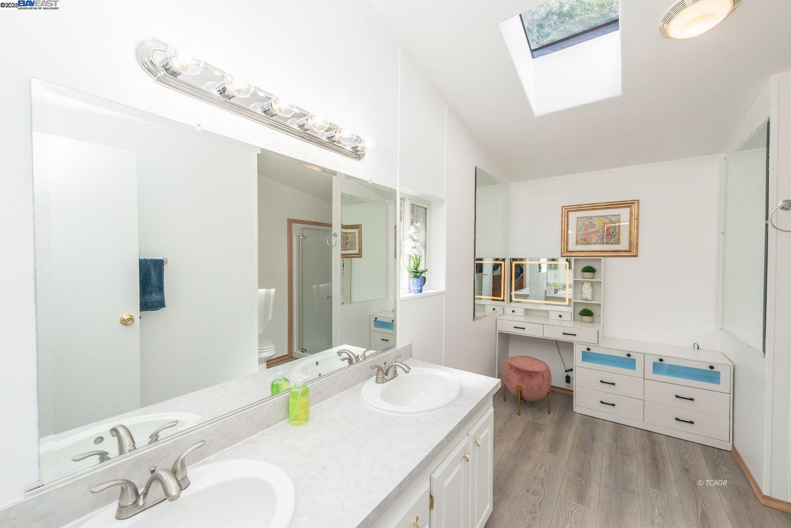 Detail Gallery Image 17 of 50 For 430 Bridge Rd, Douglas City,  CA 96024 - 3 Beds | 2 Baths