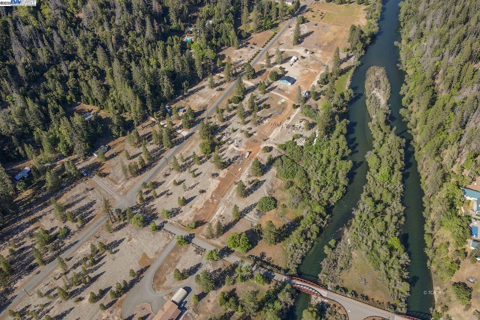 Detail Gallery Image 3 of 50 For 430 Bridge Rd, Douglas City,  CA 96024 - 3 Beds | 2 Baths