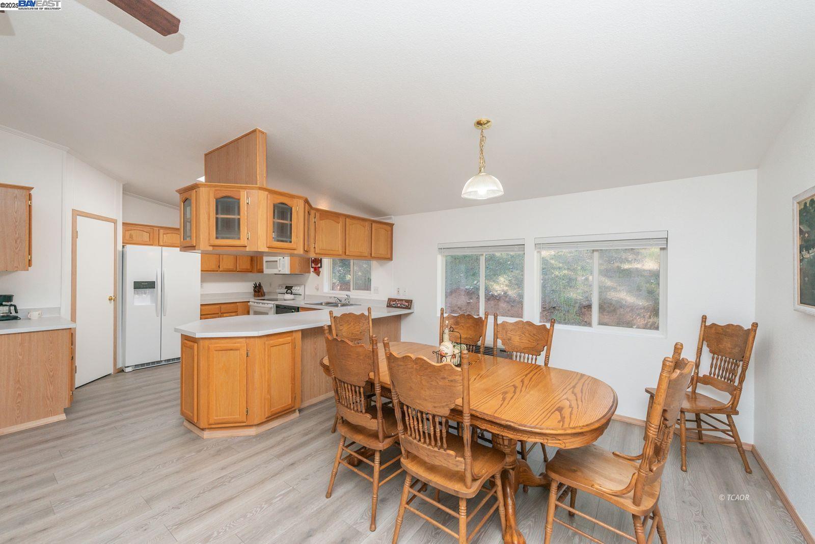 Detail Gallery Image 9 of 50 For 430 Bridge Rd, Douglas City,  CA 96024 - 3 Beds | 2 Baths