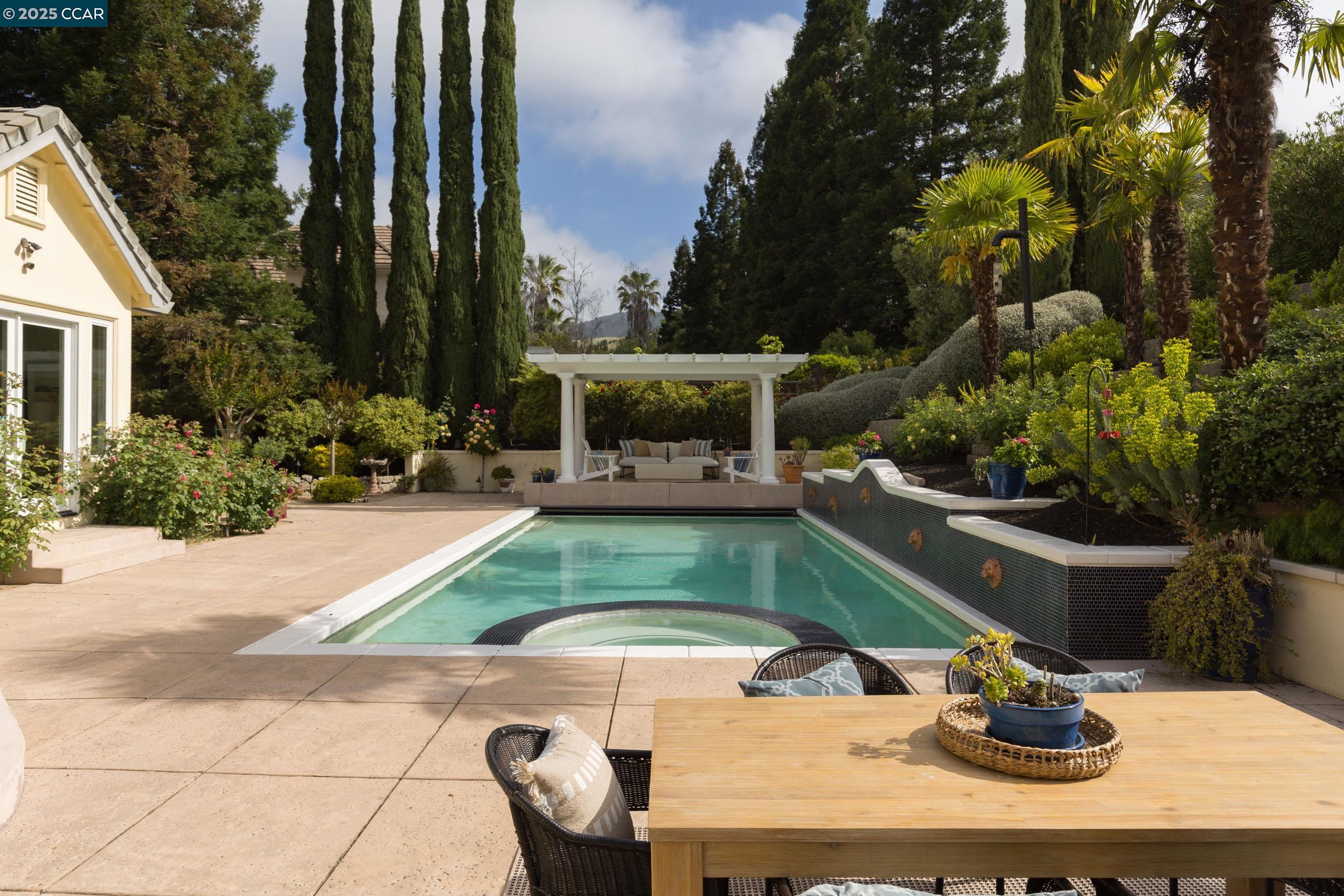 Detail Gallery Image 22 of 60 For 5427 Blackhawk Dr, Danville,  CA 94506 - 5 Beds | 4/1 Baths