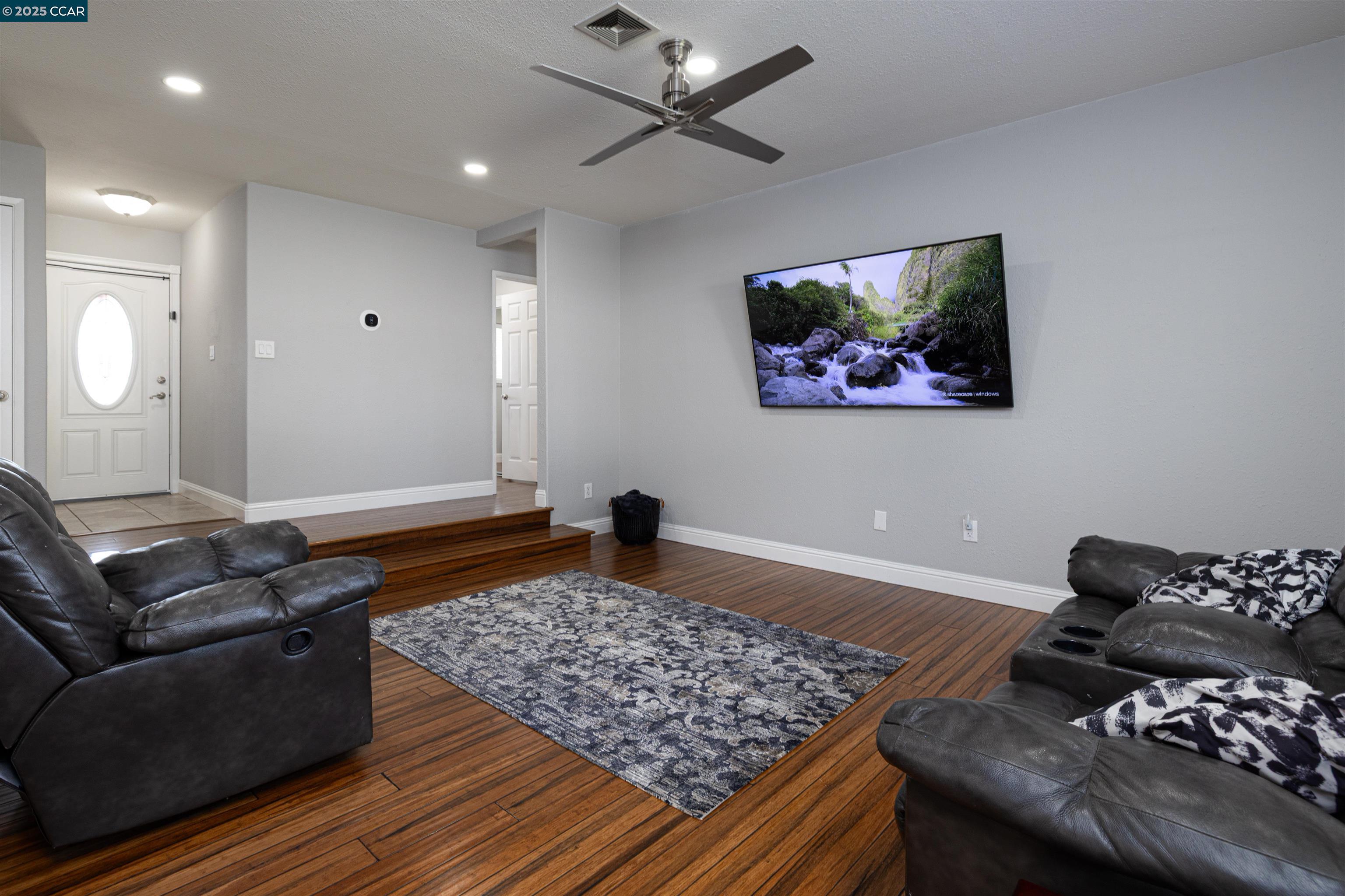 Detail Gallery Image 2 of 34 For 4852 Regents Park Ln, Fremont,  CA 94538 - 3 Beds | 2 Baths