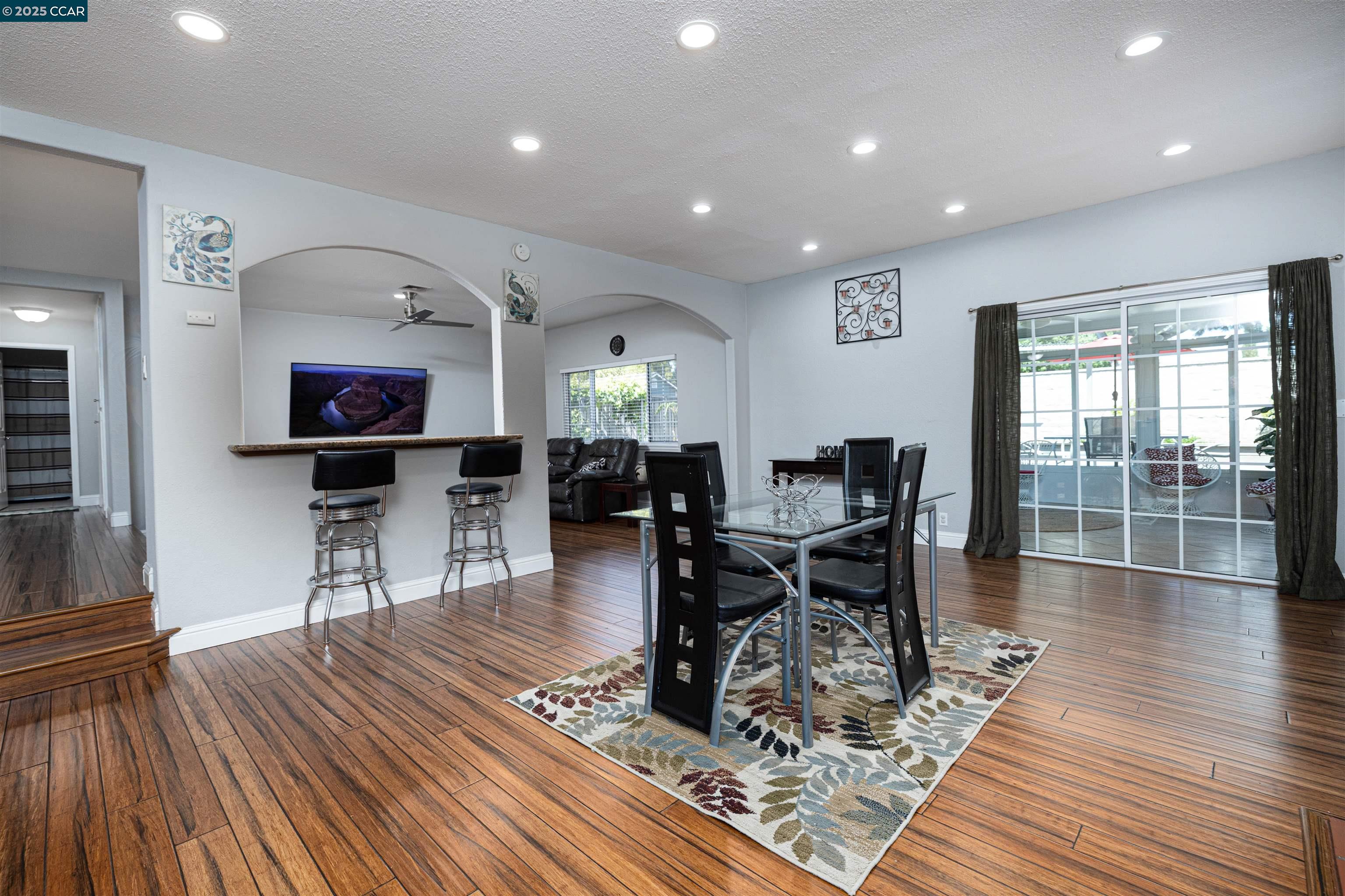 Detail Gallery Image 4 of 34 For 4852 Regents Park Ln, Fremont,  CA 94538 - 3 Beds | 2 Baths