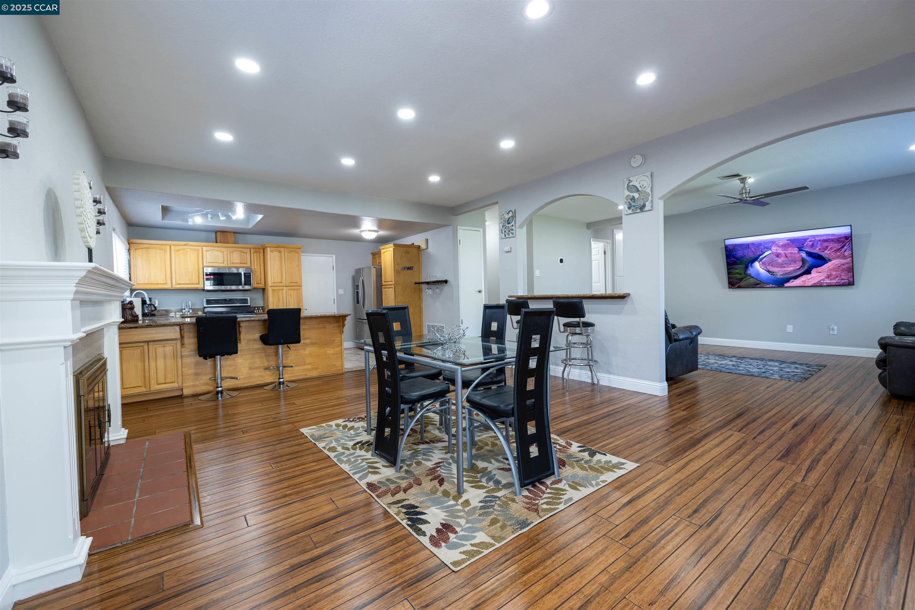 Detail Gallery Image 5 of 34 For 4852 Regents Park Ln, Fremont,  CA 94538 - 3 Beds | 2 Baths