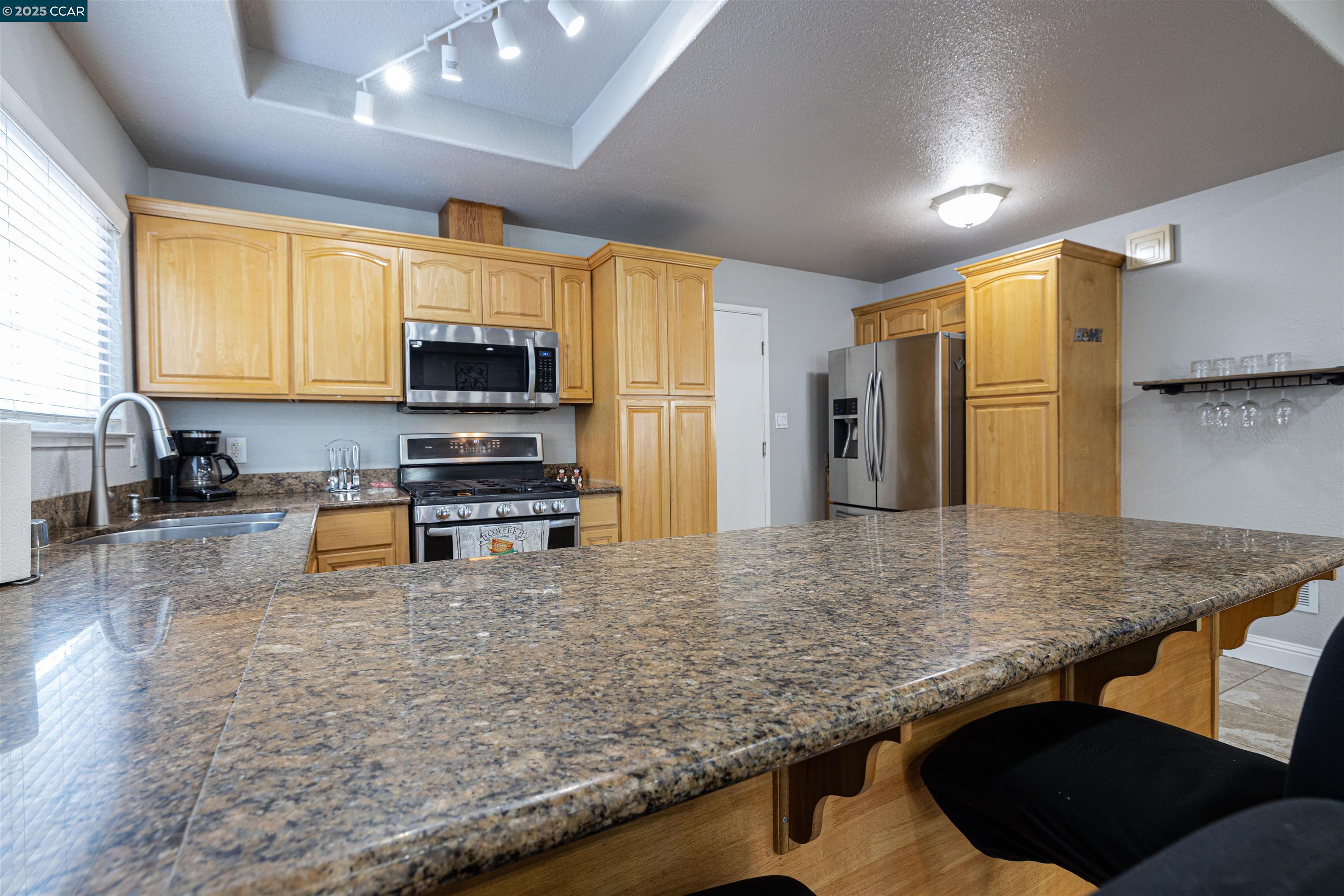 Detail Gallery Image 10 of 34 For 4852 Regents Park Ln, Fremont,  CA 94538 - 3 Beds | 2 Baths