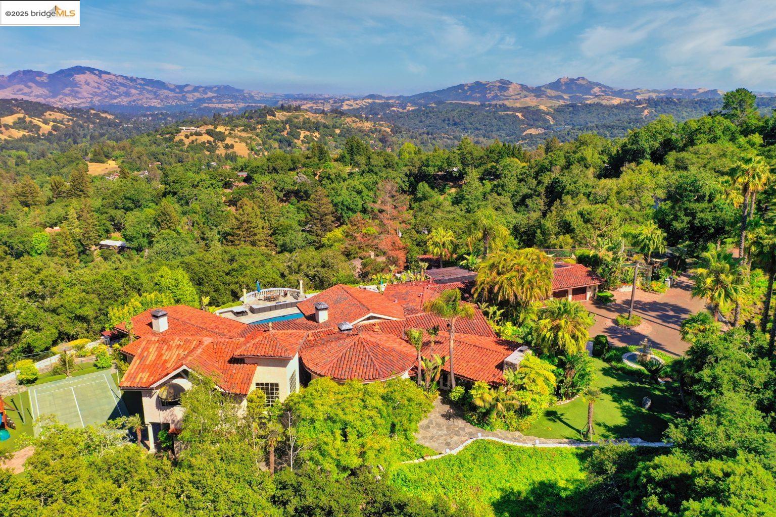 Detail Gallery Image 2 of 47 For 4146 Canyon Rd, Lafayette,  CA 94549 - 4 Beds | 7 Baths