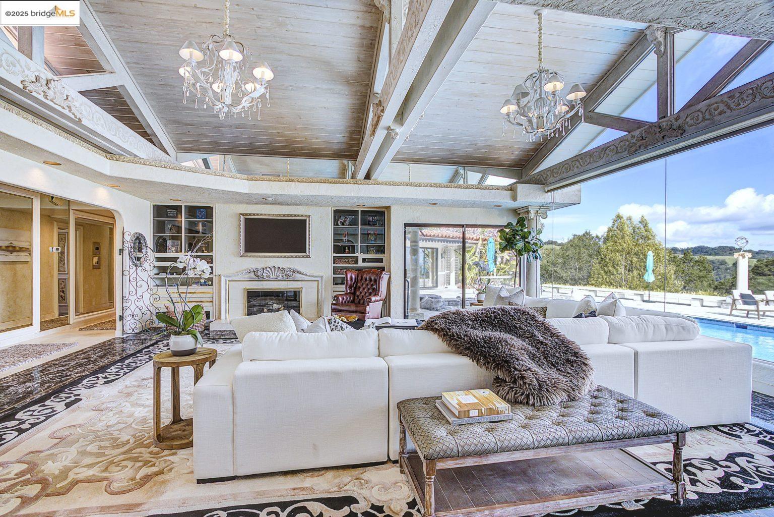 Detail Gallery Image 10 of 47 For 4146 Canyon Rd, Lafayette,  CA 94549 - 4 Beds | 7 Baths