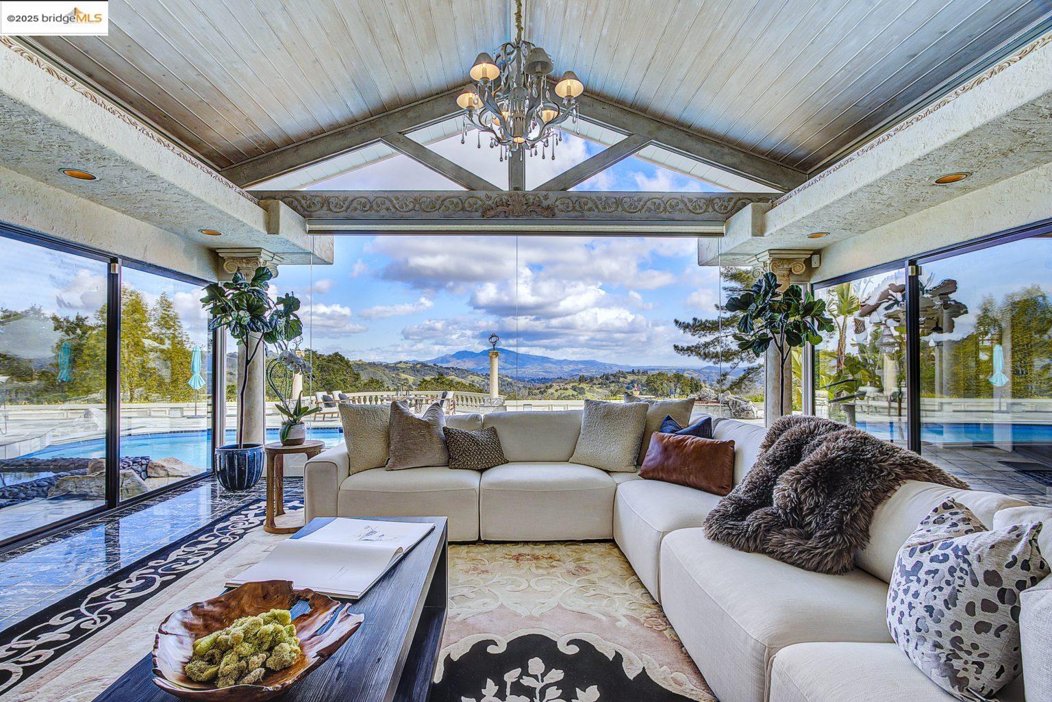 Detail Gallery Image 8 of 47 For 4146 Canyon Rd, Lafayette,  CA 94549 - 4 Beds | 7 Baths