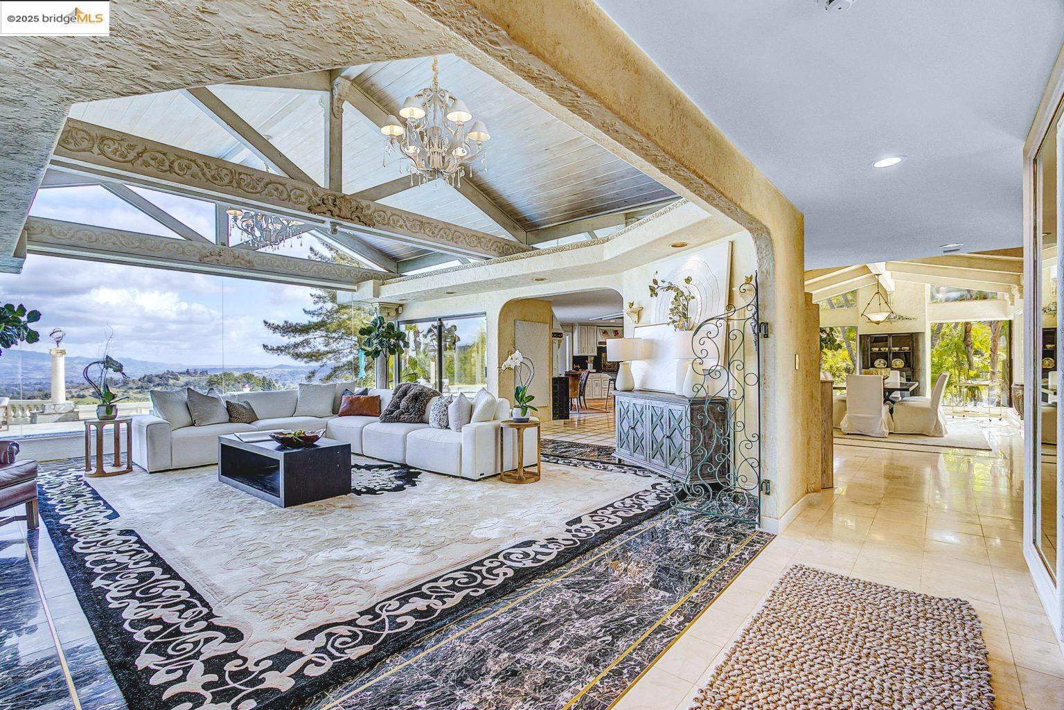 Detail Gallery Image 9 of 47 For 4146 Canyon Rd, Lafayette,  CA 94549 - 4 Beds | 7 Baths