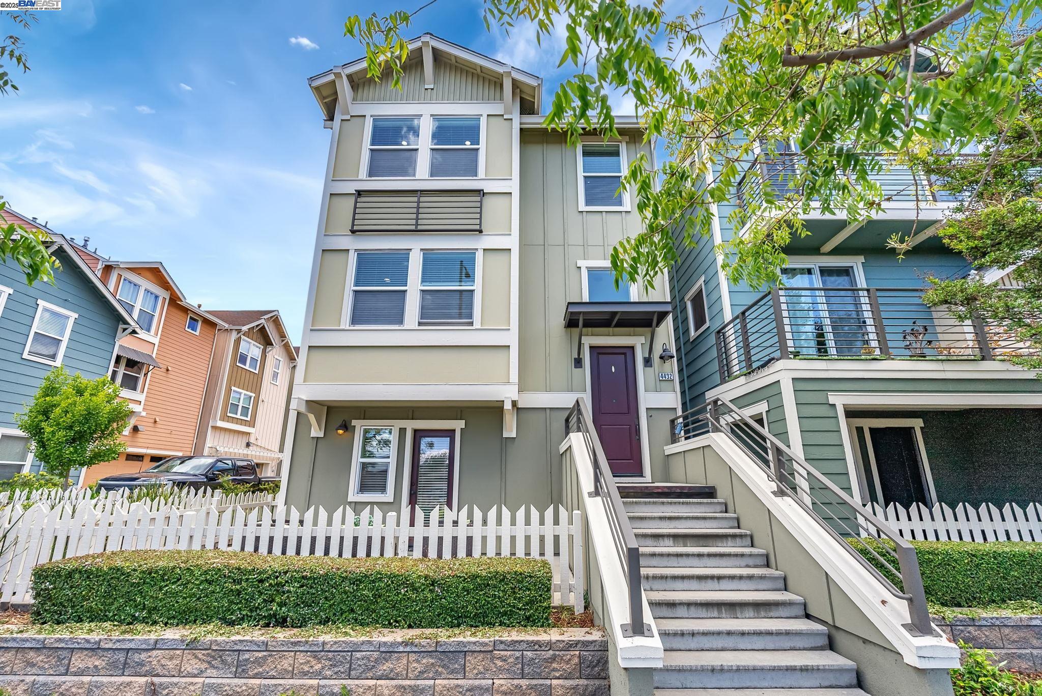 Browse active condo listings in PARKLANE