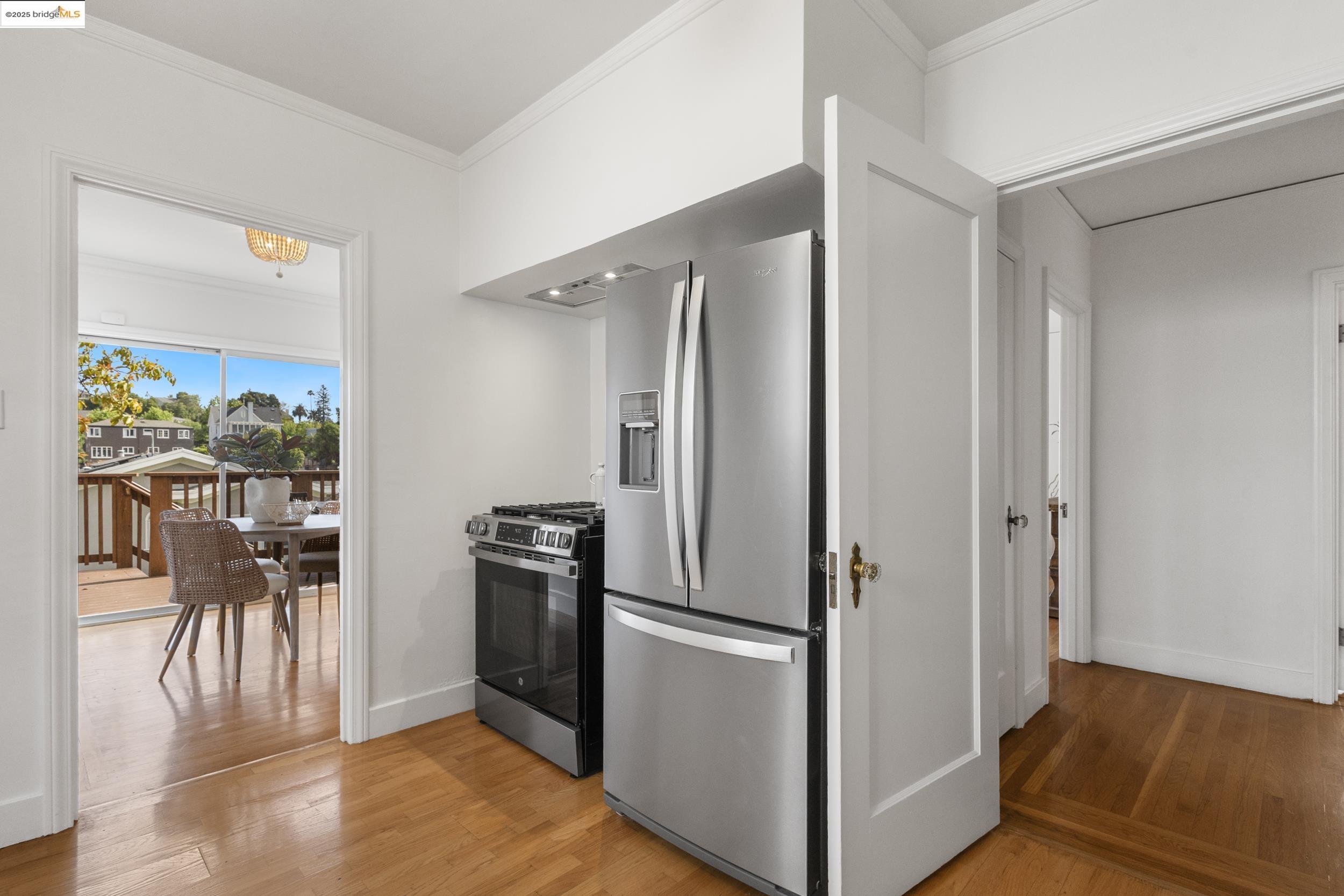 1048 Annerley Rd, Oakland, California 94610, 5 Bedrooms Bedrooms, 7 Rooms Rooms,3 BathroomsBathrooms,Residential,For Sale,1048 Annerley Rd,41097554