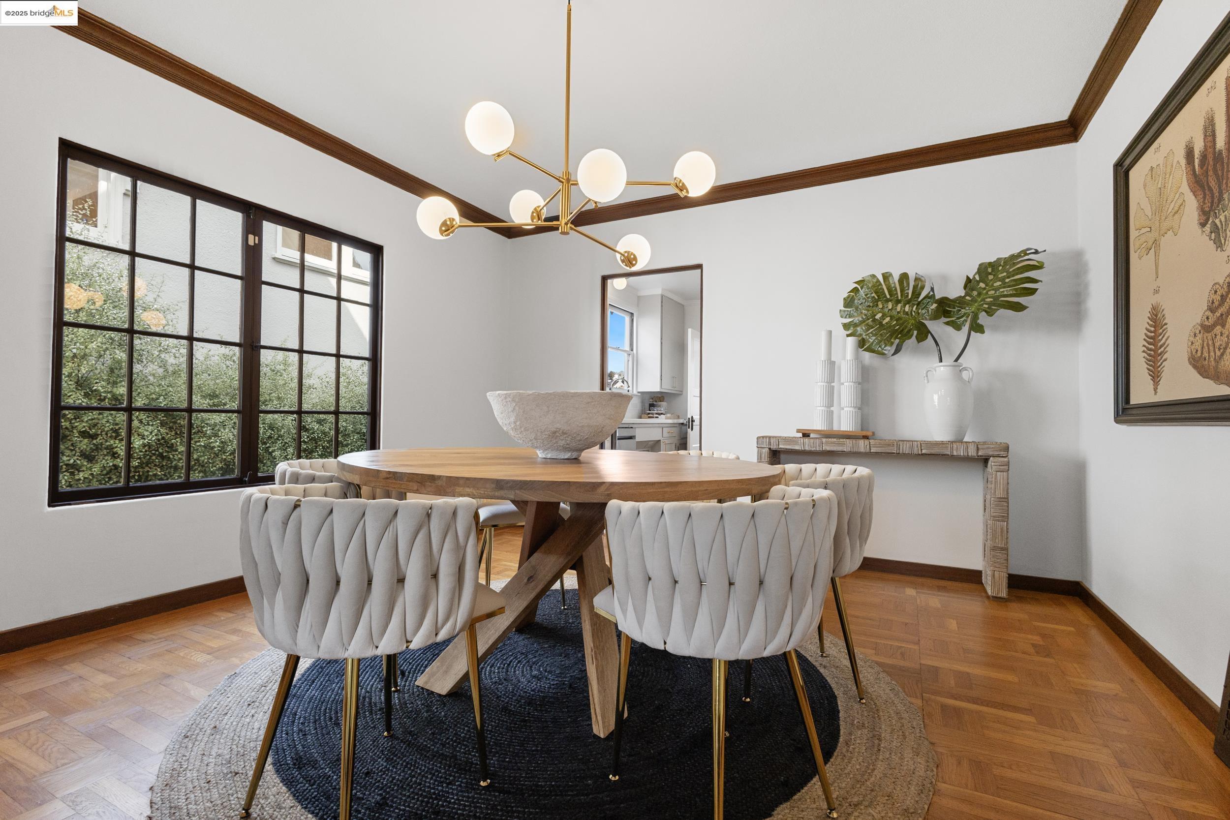 1048 Annerley Rd, Oakland, California 94610, 5 Bedrooms Bedrooms, 7 Rooms Rooms,3 BathroomsBathrooms,Residential,For Sale,1048 Annerley Rd,41097554