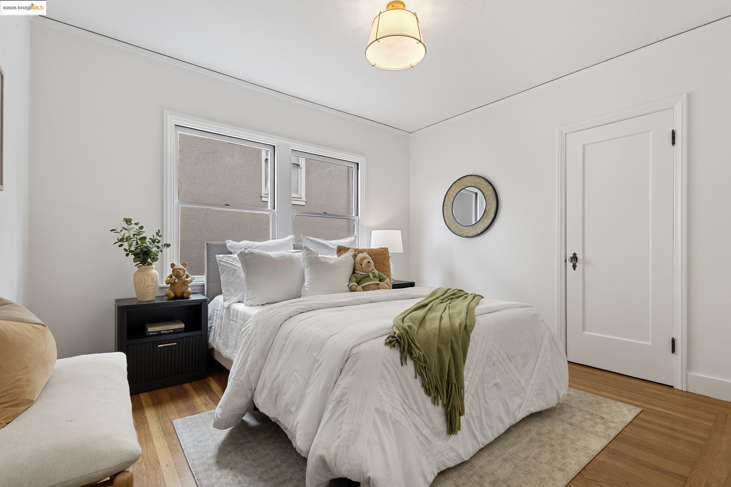 1048 Annerley Rd, Oakland, California 94610, 5 Bedrooms Bedrooms, 7 Rooms Rooms,3 BathroomsBathrooms,Residential,For Sale,1048 Annerley Rd,41097554