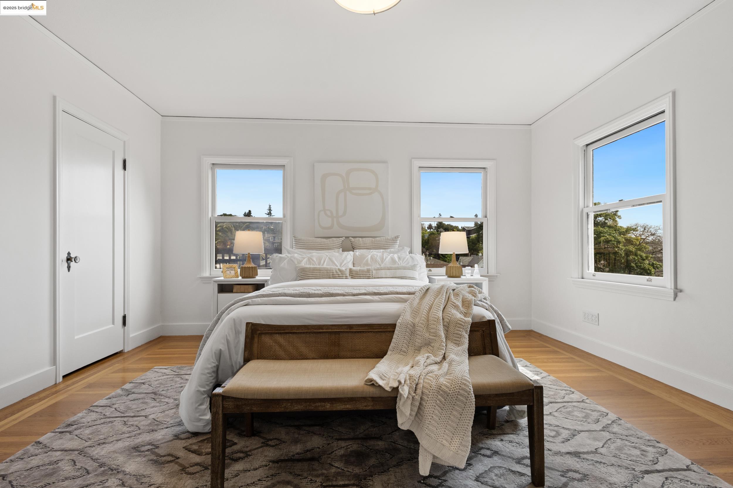 1048 Annerley Rd, Oakland, California 94610, 5 Bedrooms Bedrooms, 7 Rooms Rooms,3 BathroomsBathrooms,Residential,For Sale,1048 Annerley Rd,41097554