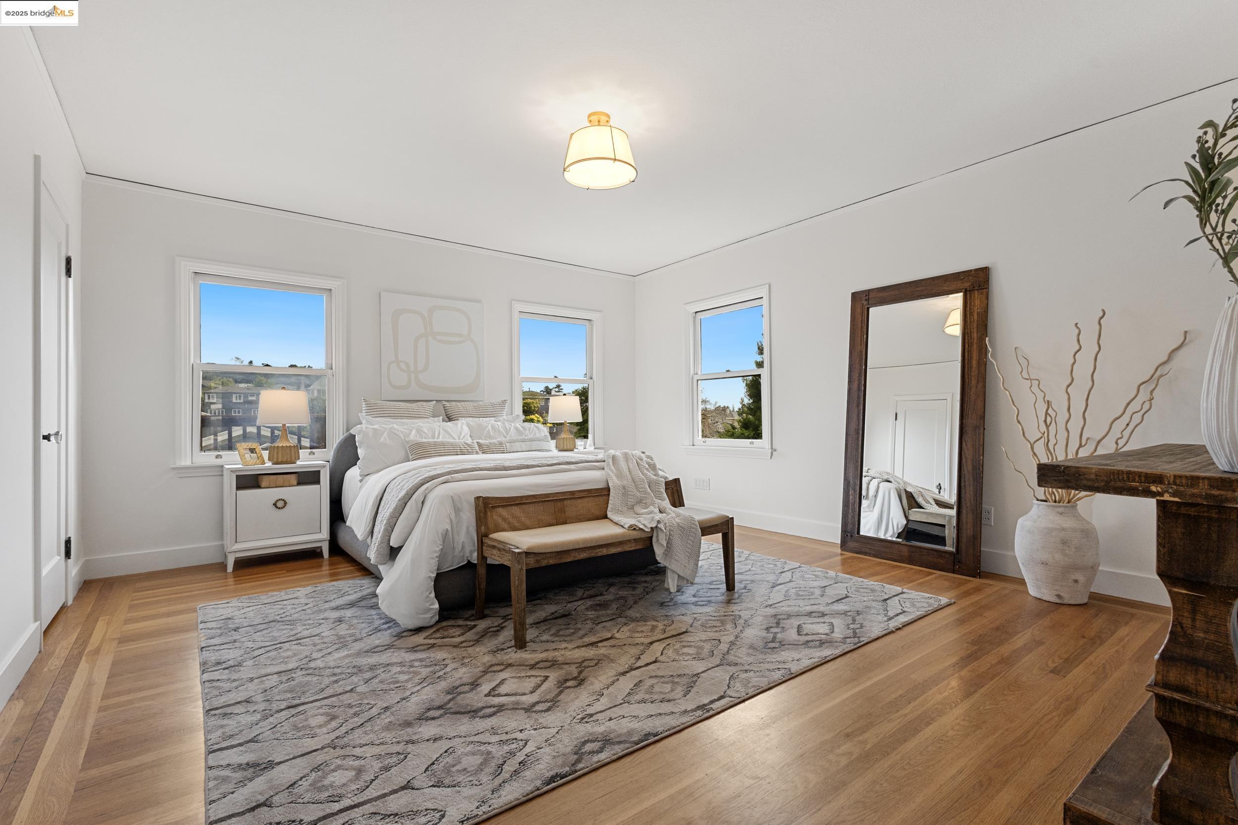 1048 Annerley Rd, Oakland, California 94610, 5 Bedrooms Bedrooms, 7 Rooms Rooms,3 BathroomsBathrooms,Residential,For Sale,1048 Annerley Rd,41097554