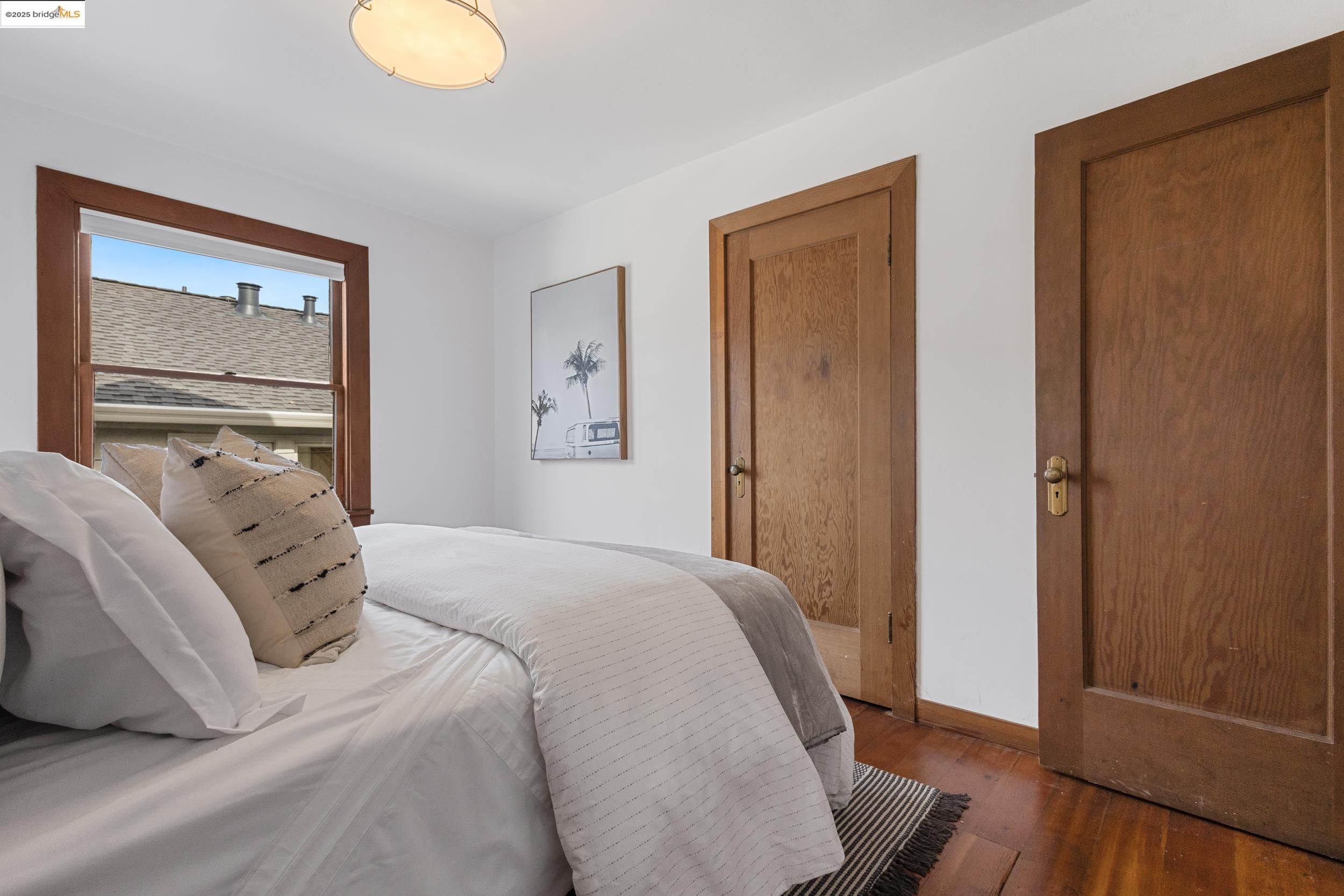 1048 Annerley Rd, Oakland, California 94610, 5 Bedrooms Bedrooms, 7 Rooms Rooms,3 BathroomsBathrooms,Residential,For Sale,1048 Annerley Rd,41097554