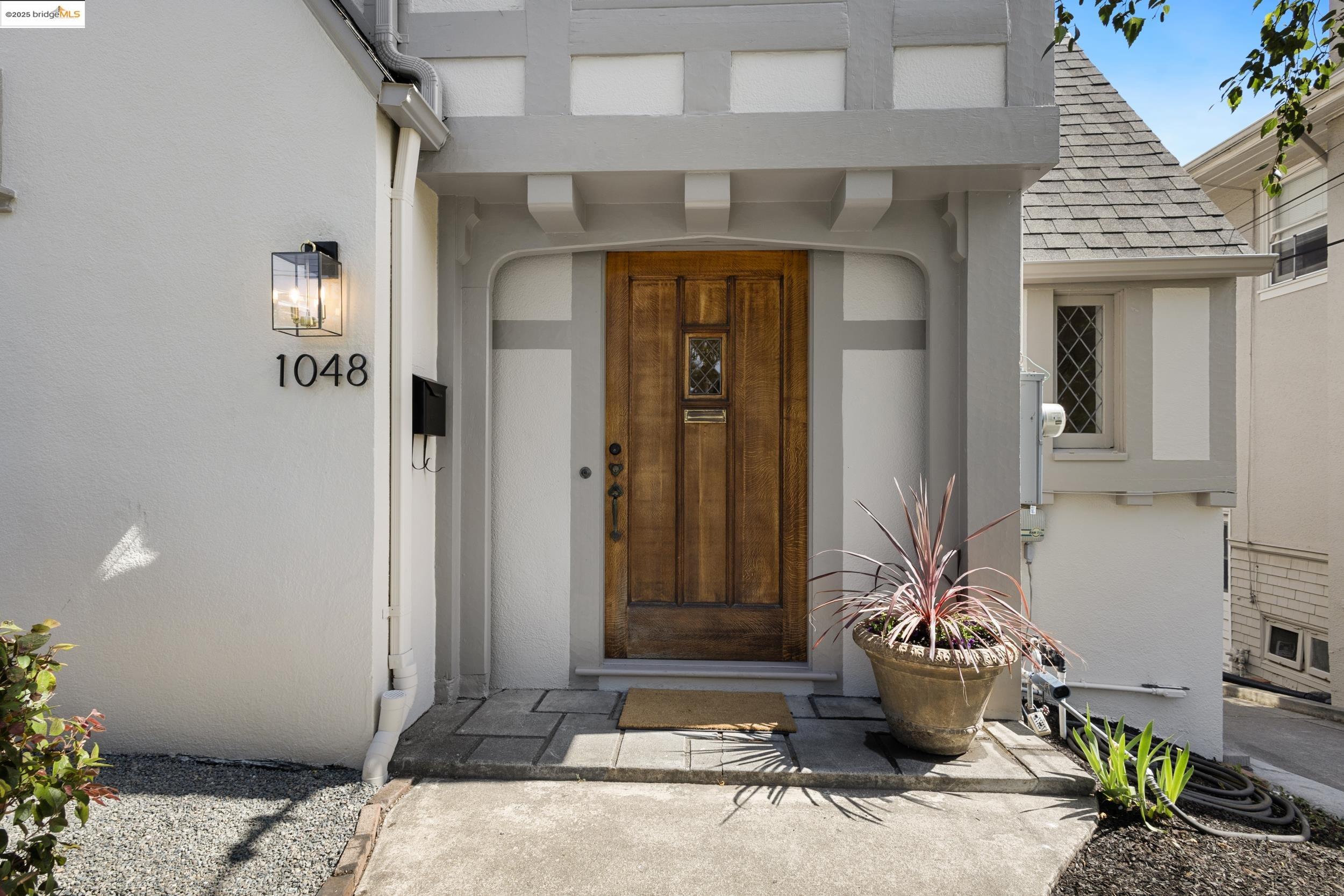 1048 Annerley Rd, Oakland, California 94610, 5 Bedrooms Bedrooms, 7 Rooms Rooms,3 BathroomsBathrooms,Residential,For Sale,1048 Annerley Rd,41097554