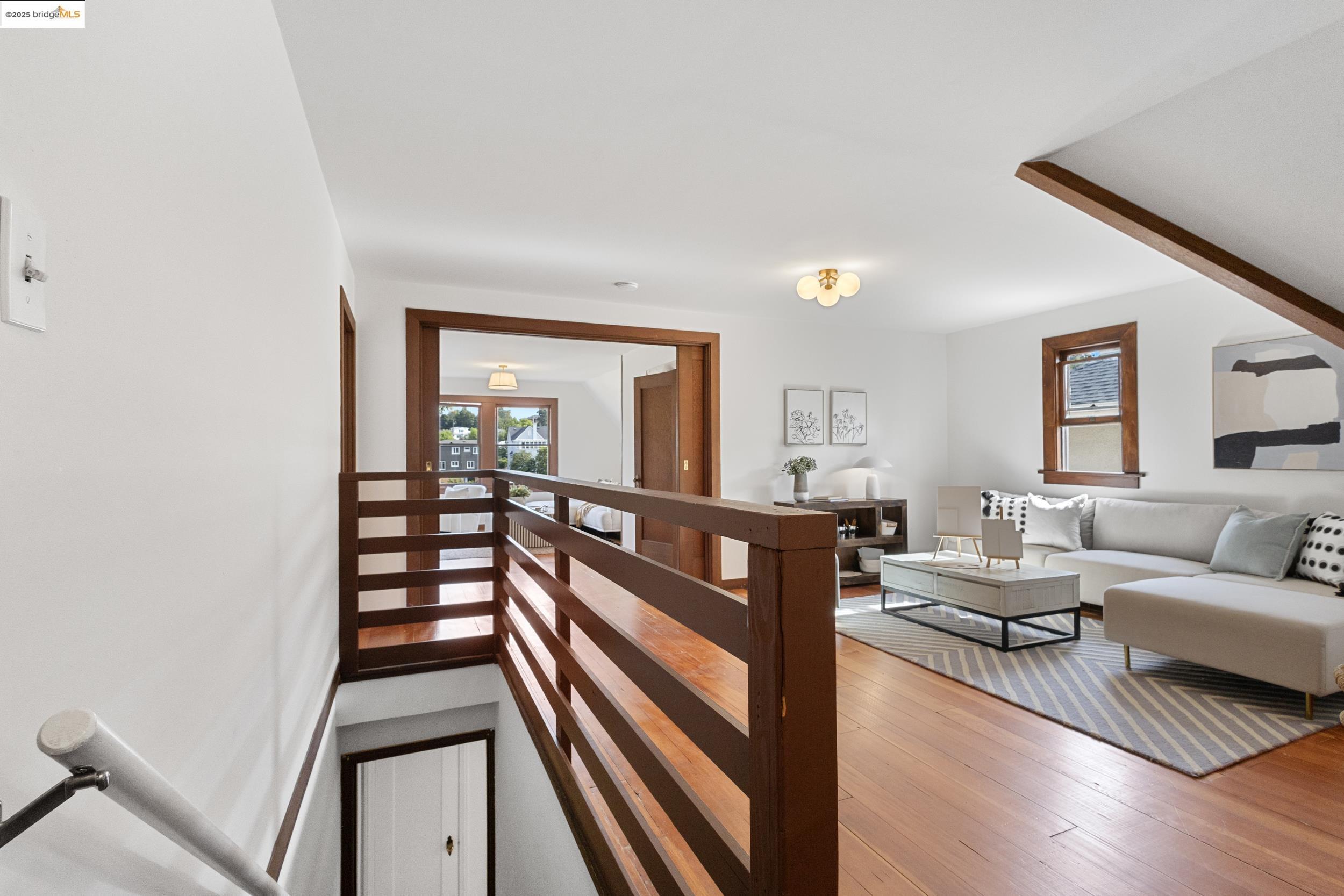 1048 Annerley Rd, Oakland, California 94610, 5 Bedrooms Bedrooms, 7 Rooms Rooms,3 BathroomsBathrooms,Residential,For Sale,1048 Annerley Rd,41097554