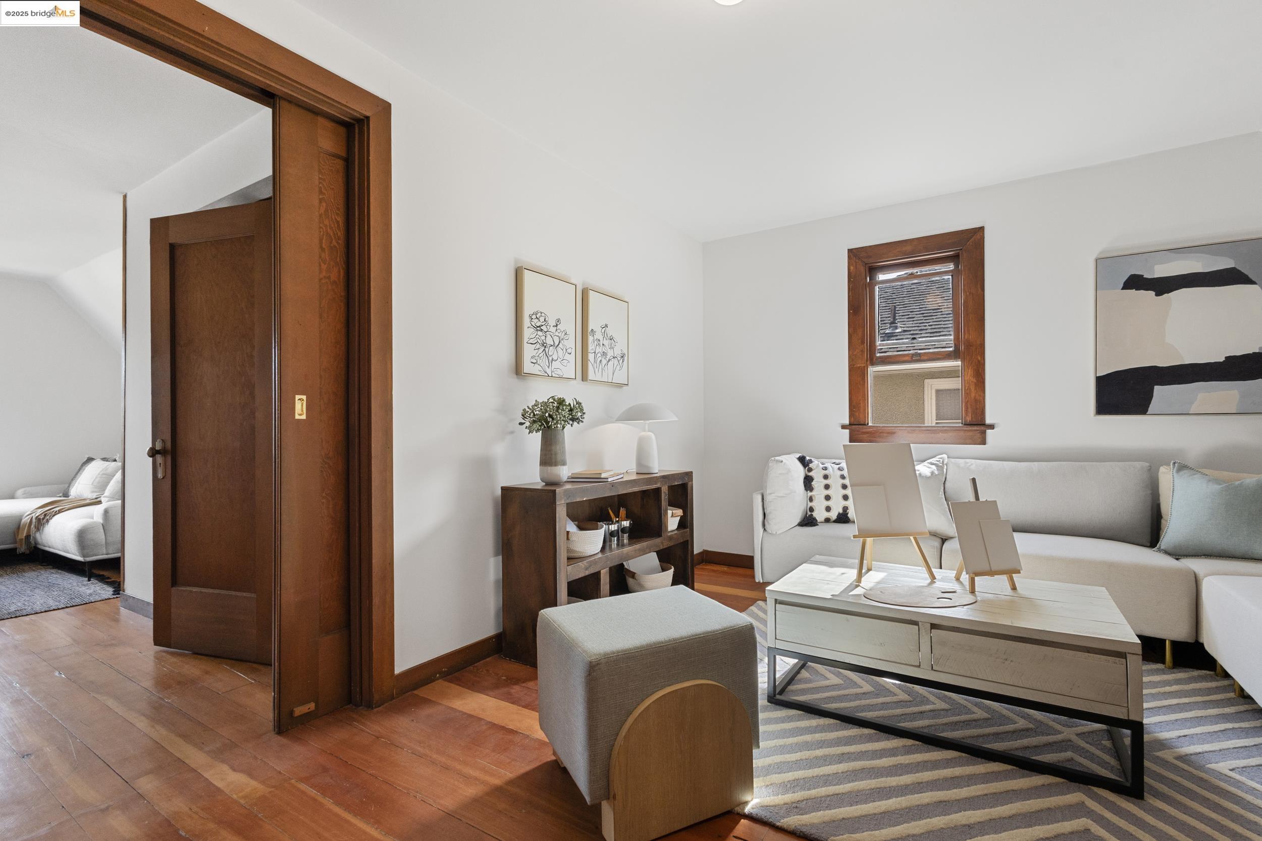 1048 Annerley Rd, Oakland, California 94610, 5 Bedrooms Bedrooms, 7 Rooms Rooms,3 BathroomsBathrooms,Residential,For Sale,1048 Annerley Rd,41097554